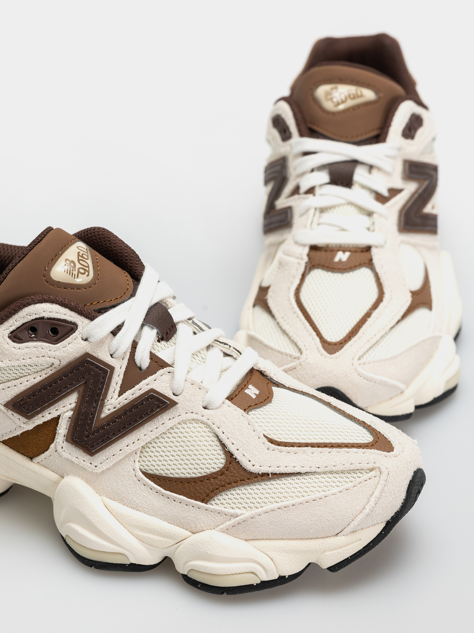 New Balance 9060 Schuhe (breakfast tea/angora)