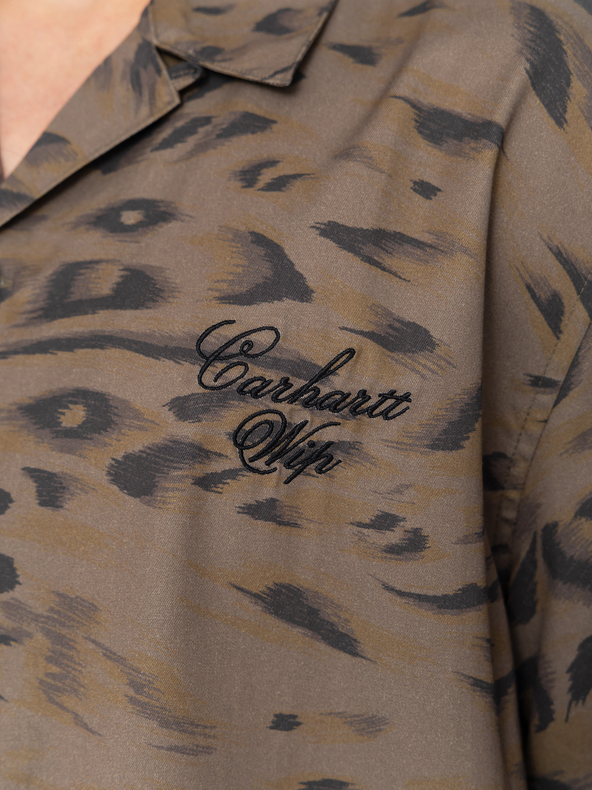 Carhartt WIP Shirt Travon (duck feather print cypress/black)