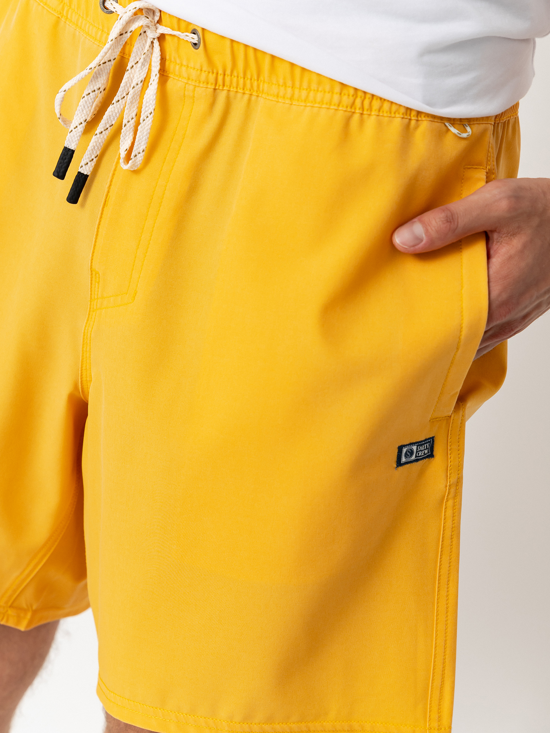 Salty Crew Seadog Volley Boardshorts (mineral yellow)