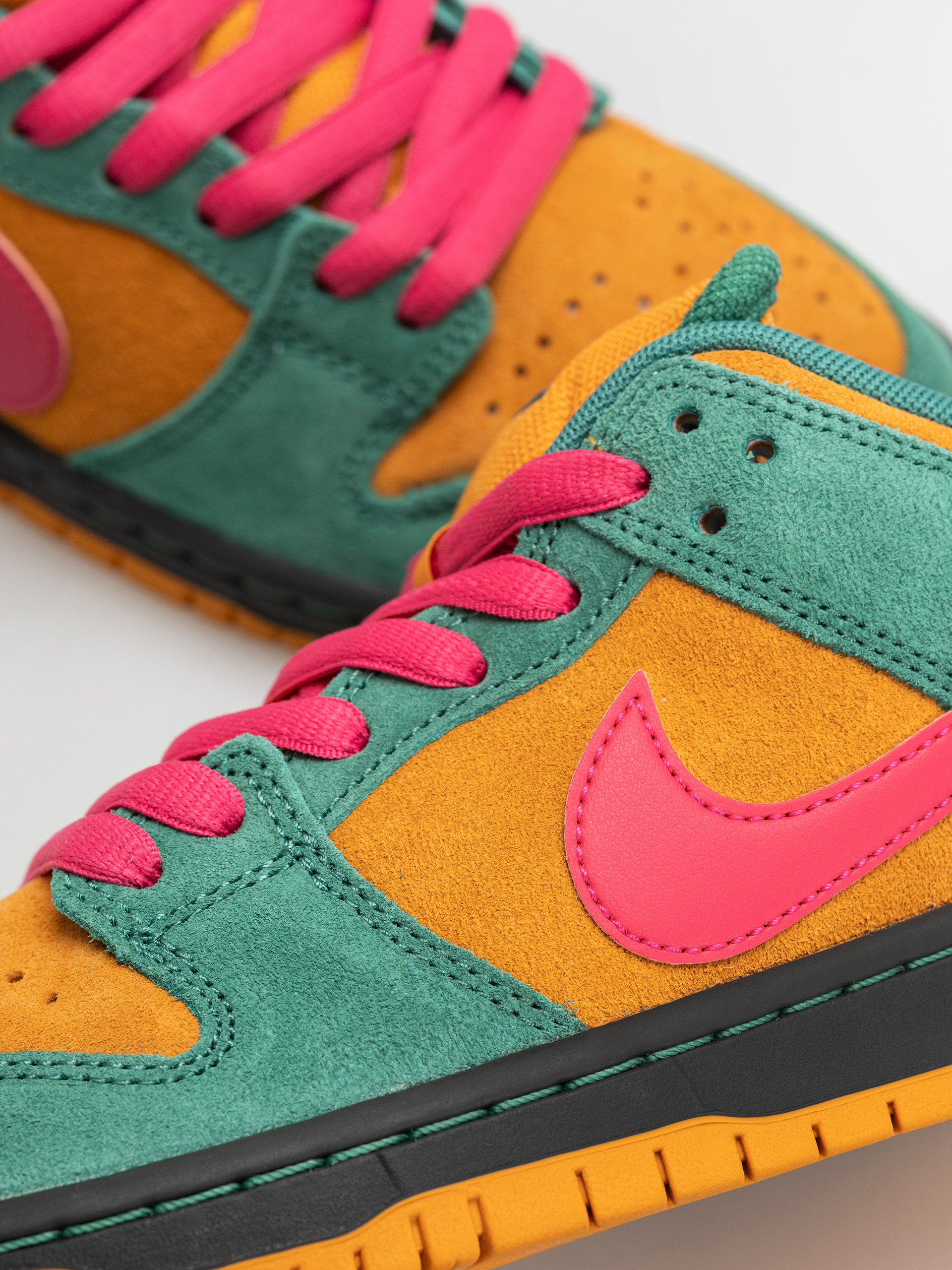 Nike SB Schuhe Dunk Low Pro (green noise/watermelon light curry)