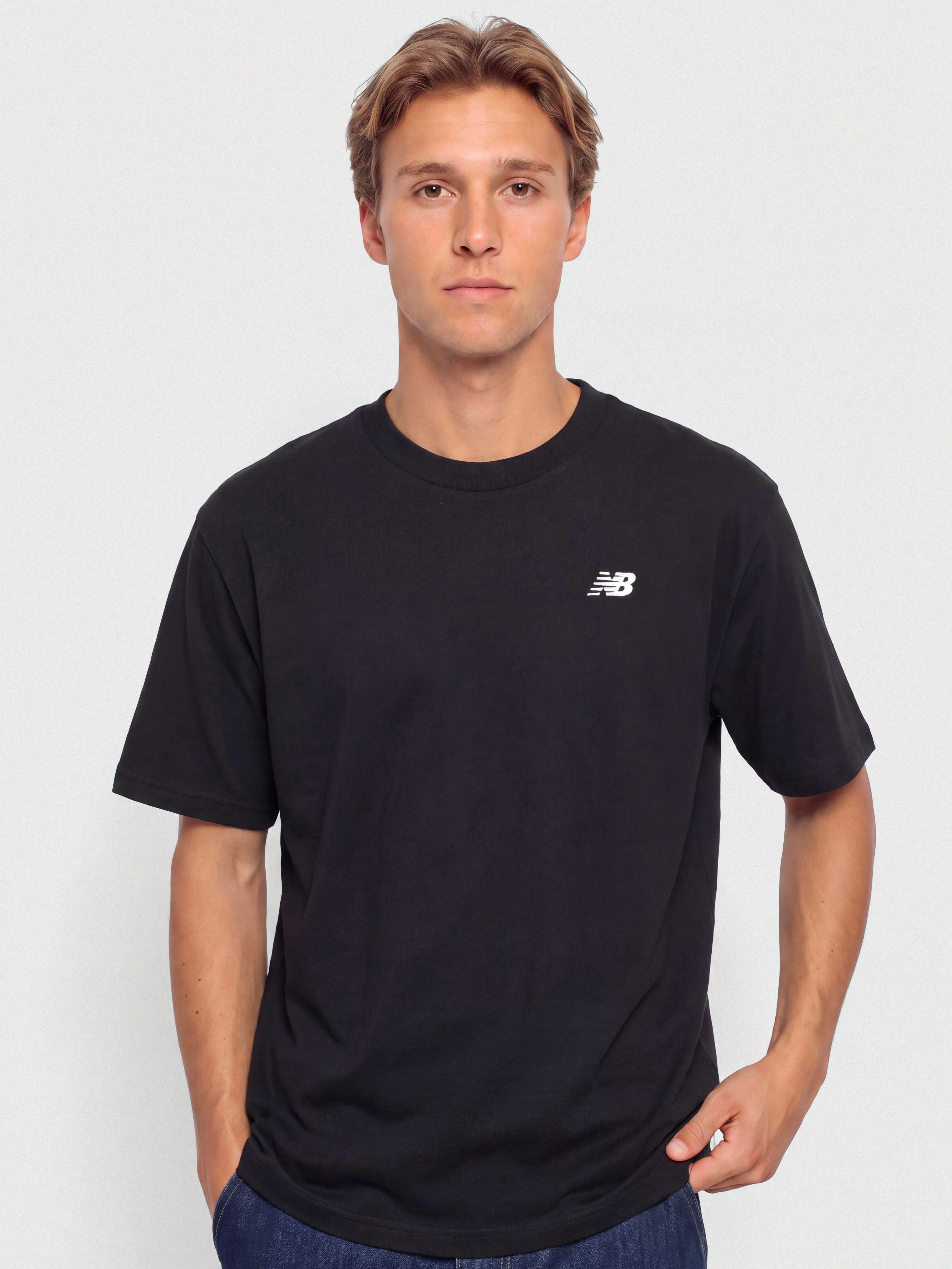 New Balance Small Logo T-Shirt (black)