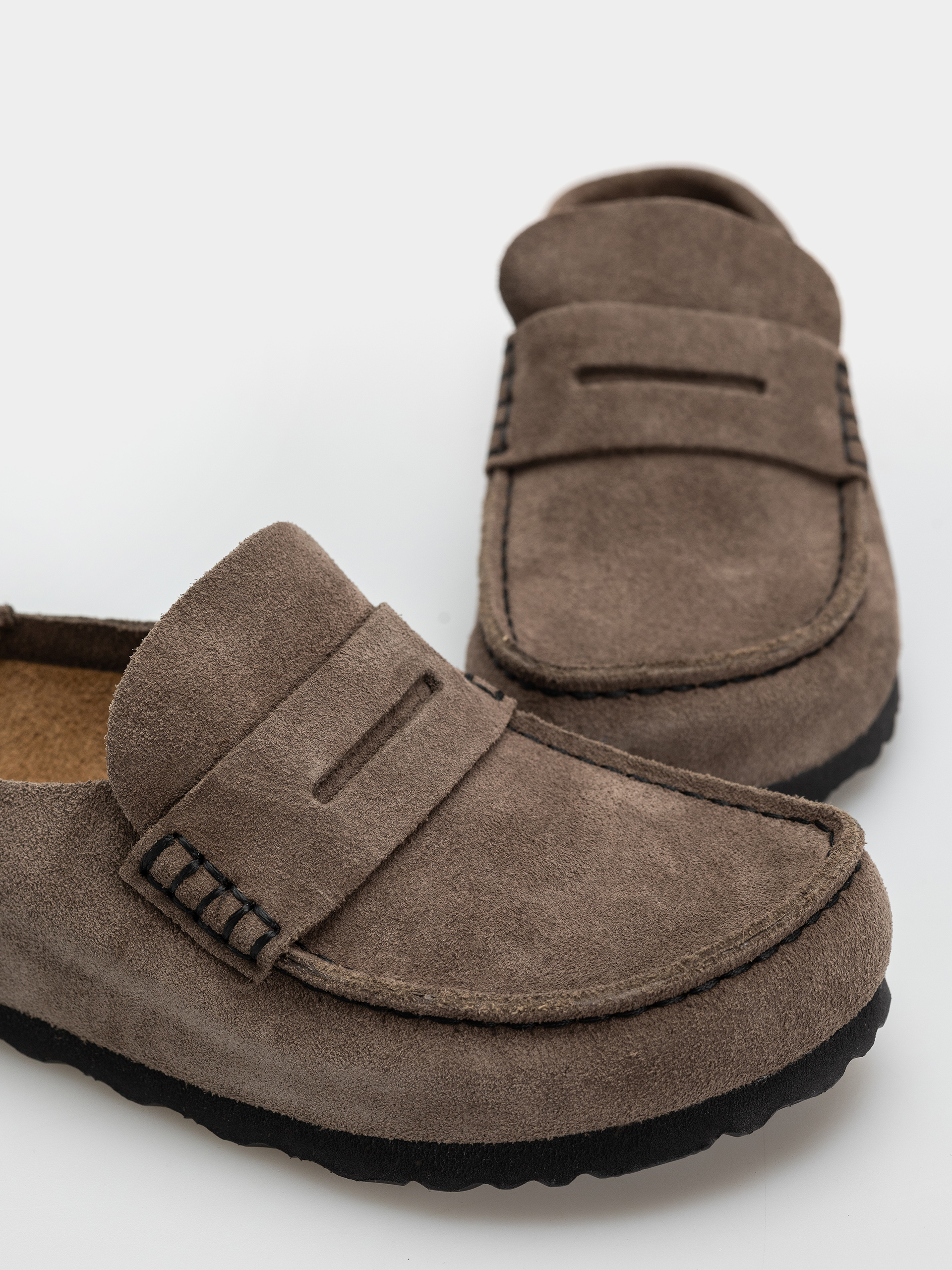 Birkenstock Naples Wrapped Suede Leather Narrow Flip-flops (concrete gray)