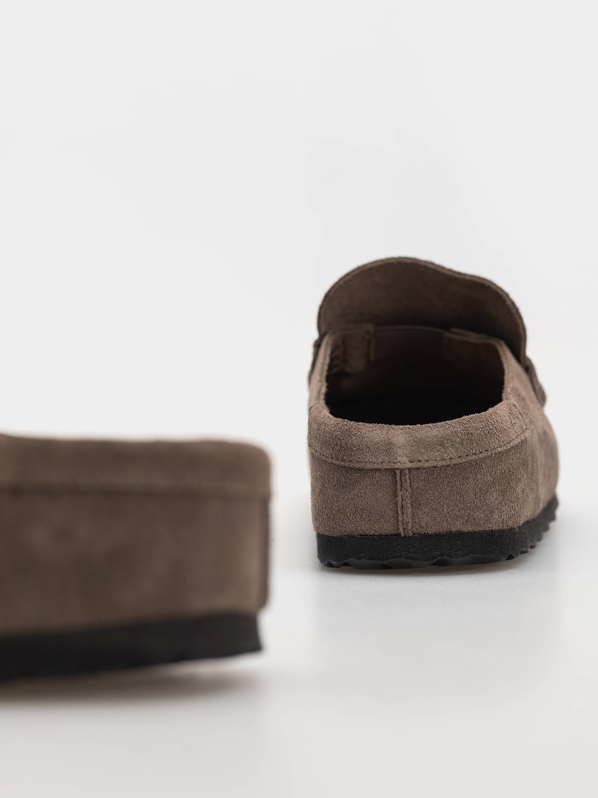 Birkenstock Naples Wrapped Suede Leather Narrow Flip-flops (concrete gray)