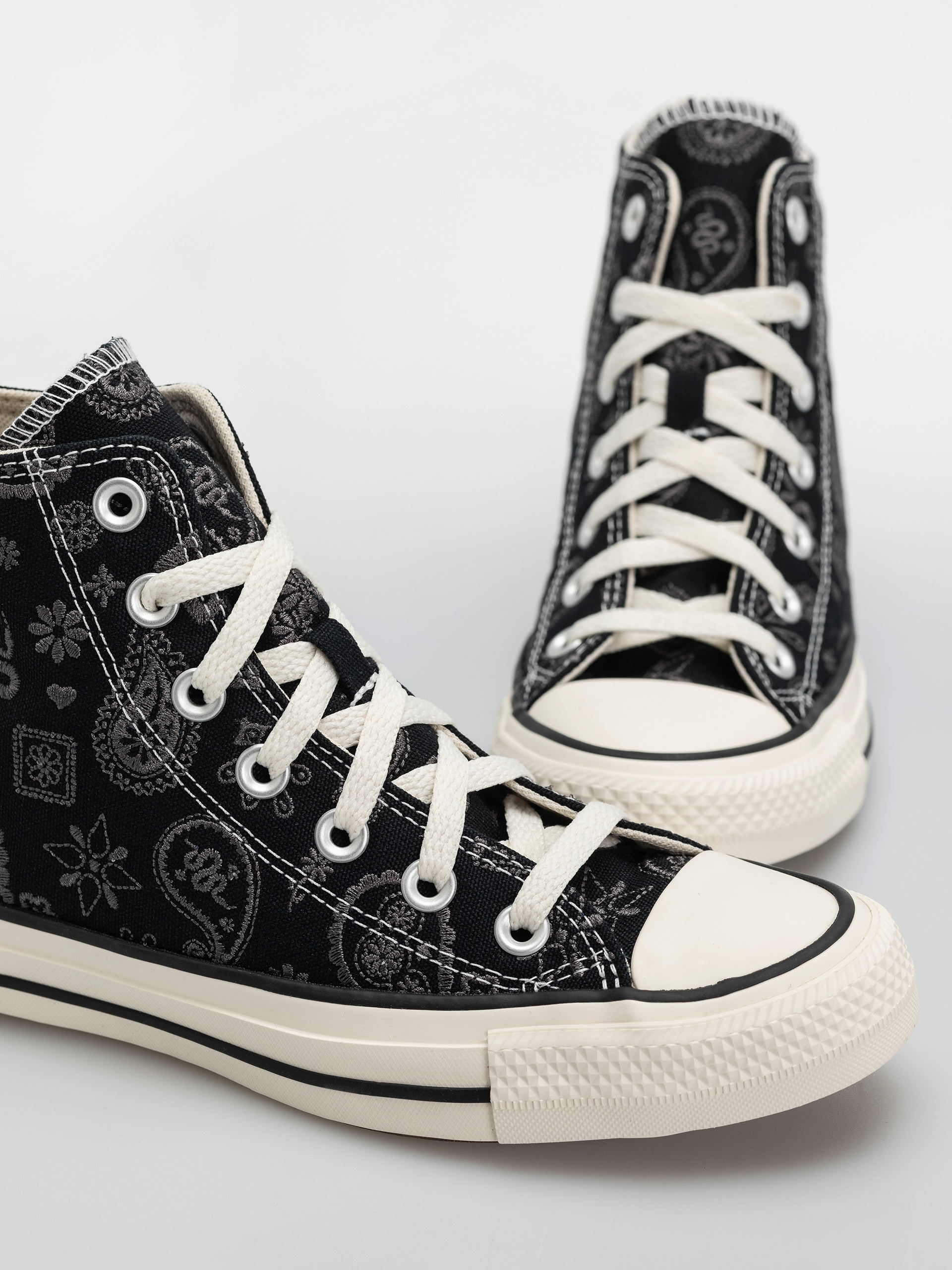 Converse Chucks Chuck Taylor All Star Hi Wmn (black/dark matter/natural ivory)