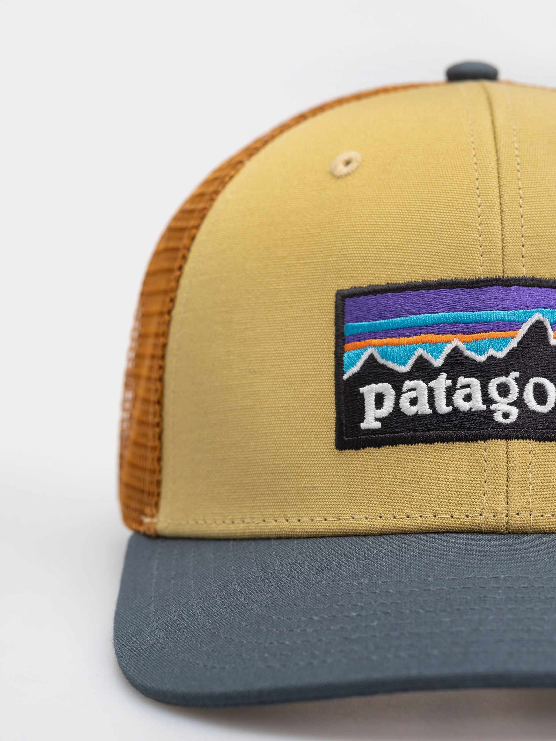 Patagonia Cap P 6 Logo Trucker (lynx tan)