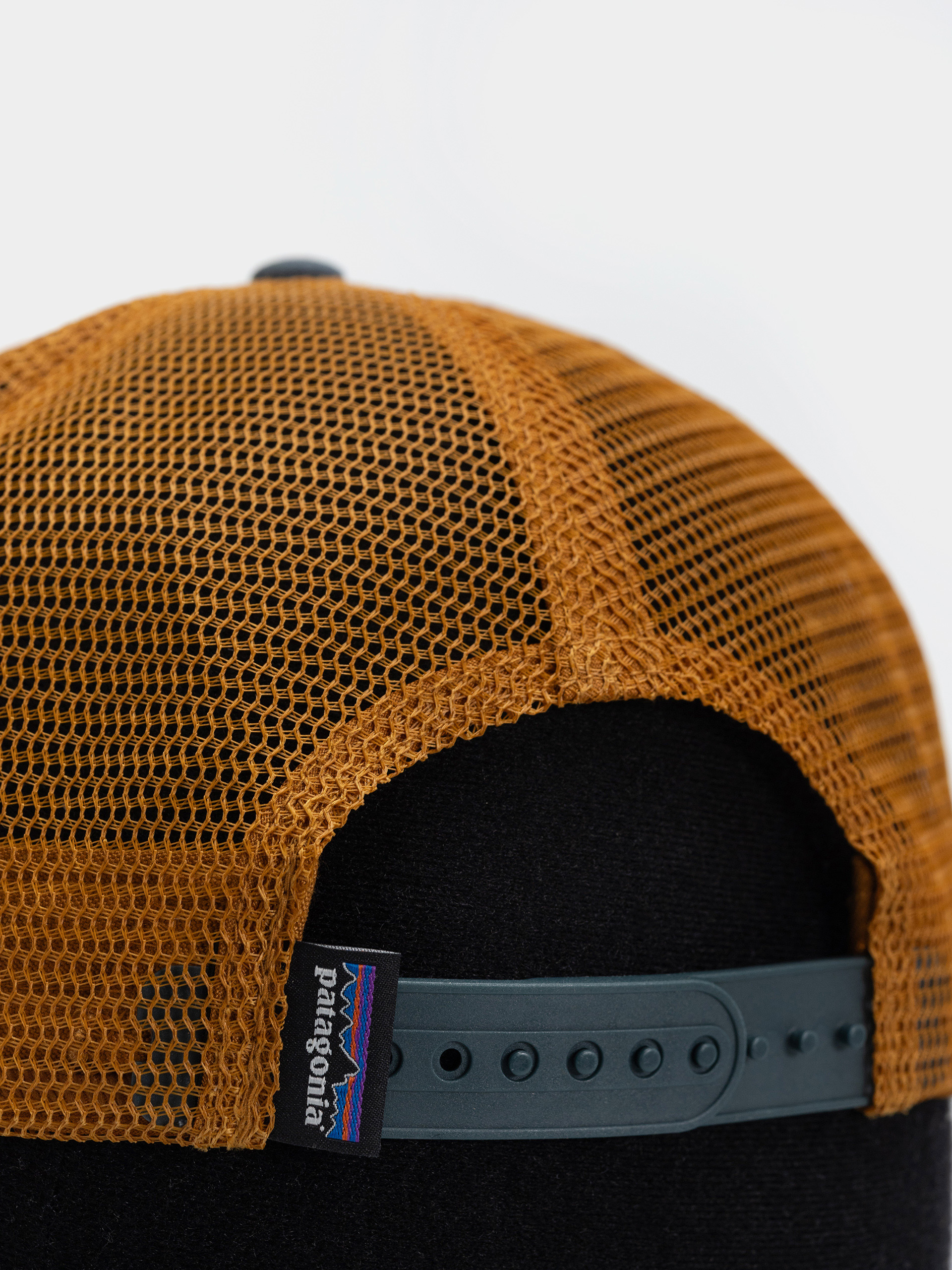 Patagonia Cap P 6 Logo Trucker (lynx tan)