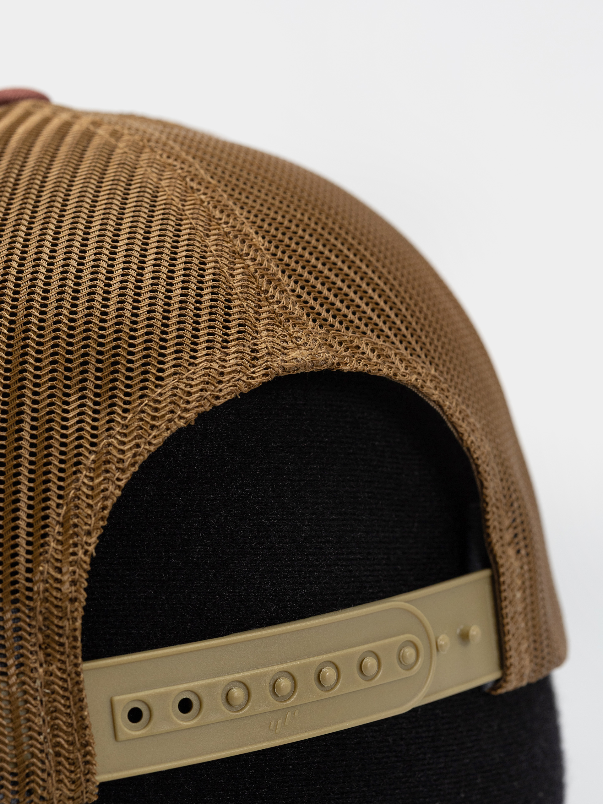 Columbia Cap Mesh Snap Back (red rocks/delta)