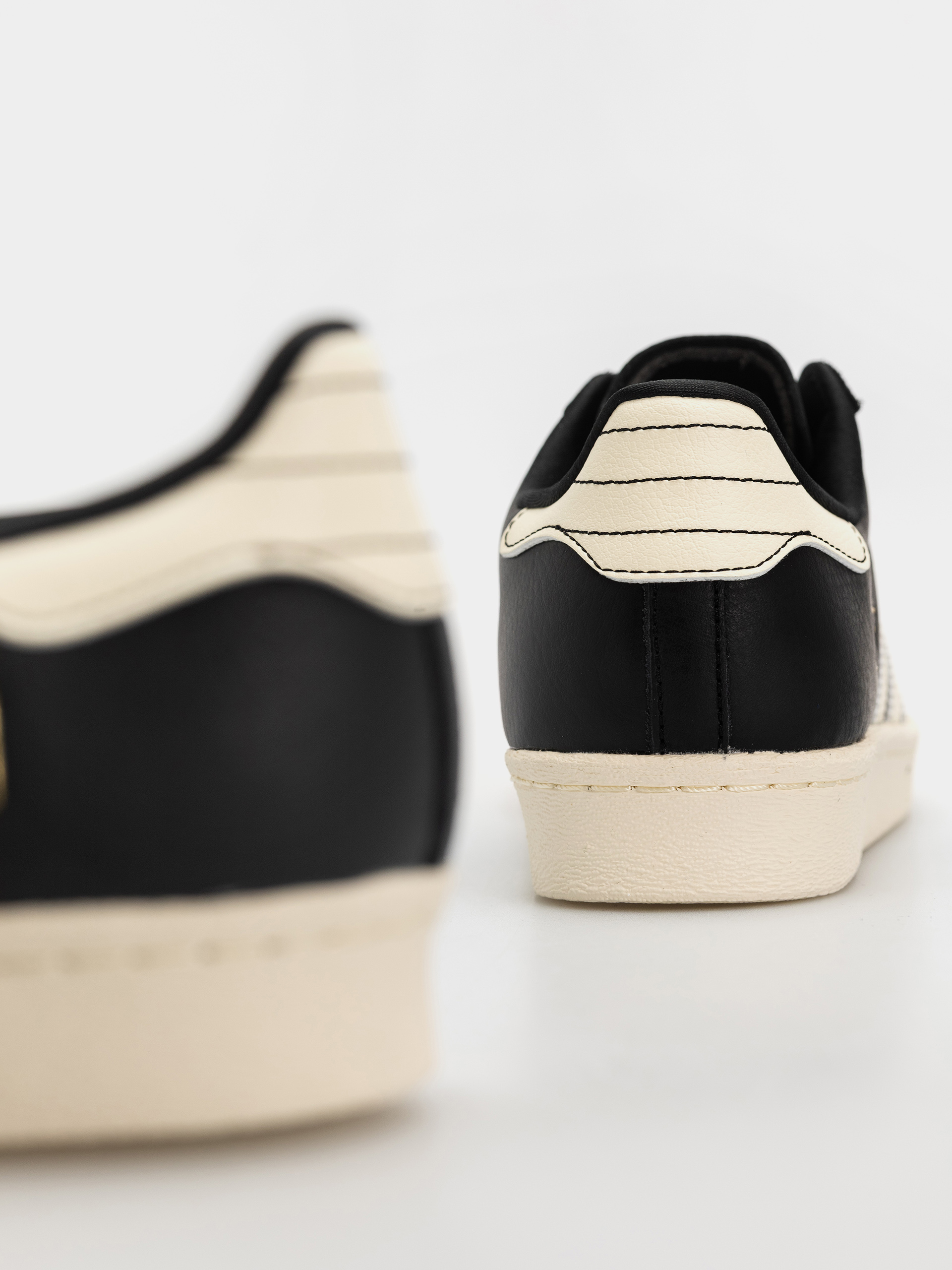 adidas Superstar 80 Adv Schuhe (cblack/crewht/goldmt)