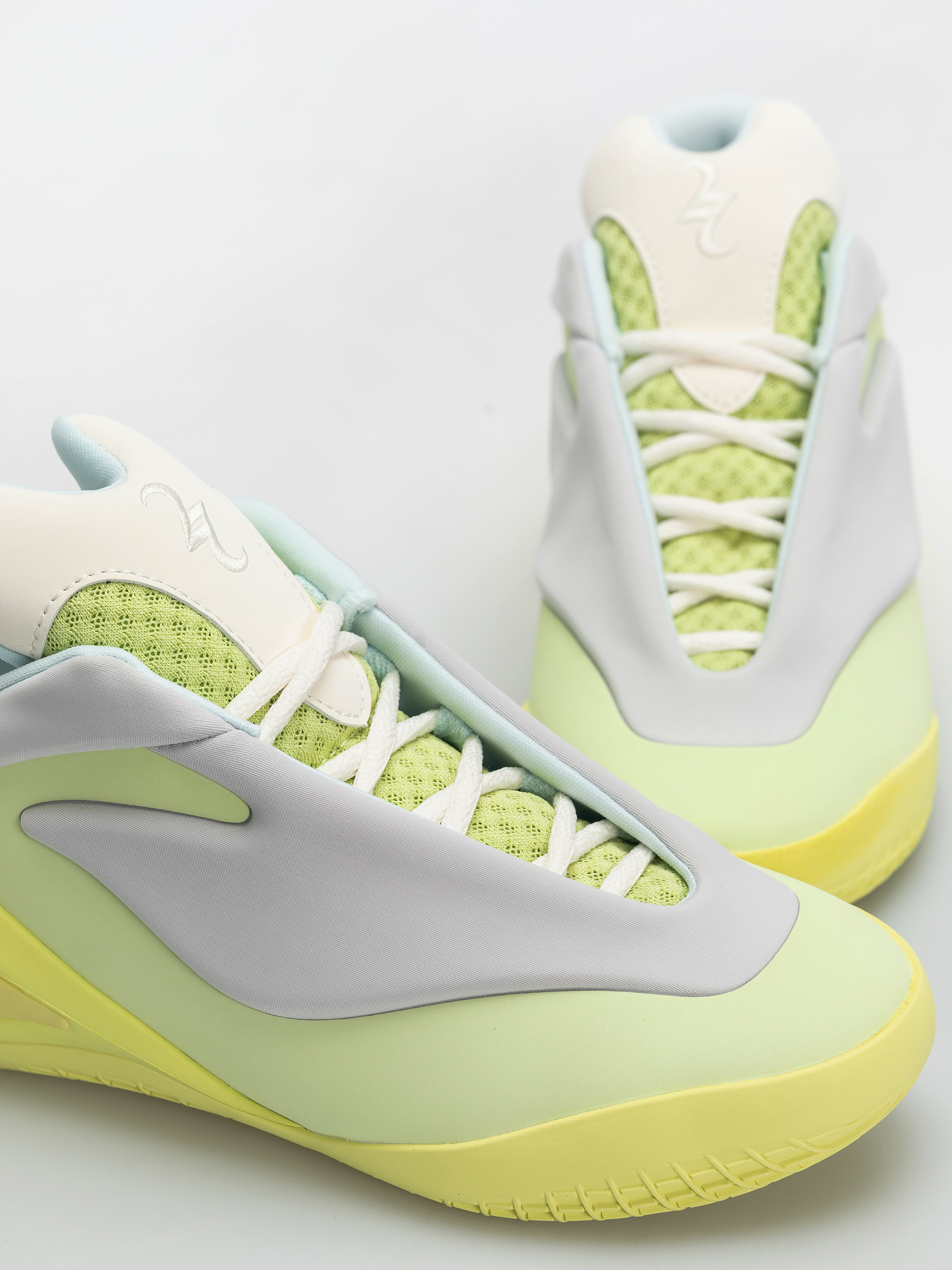 Converse Shai 001 Lace Up Ox Shoes (lime latte)