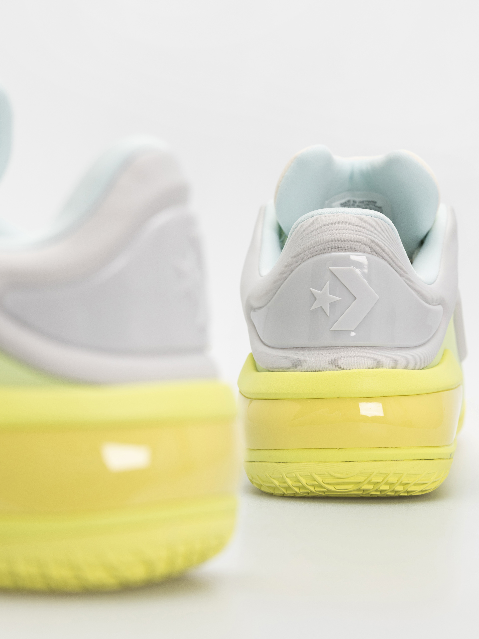 Converse Shai 001 Lace Up Ox Shoes (lime latte)