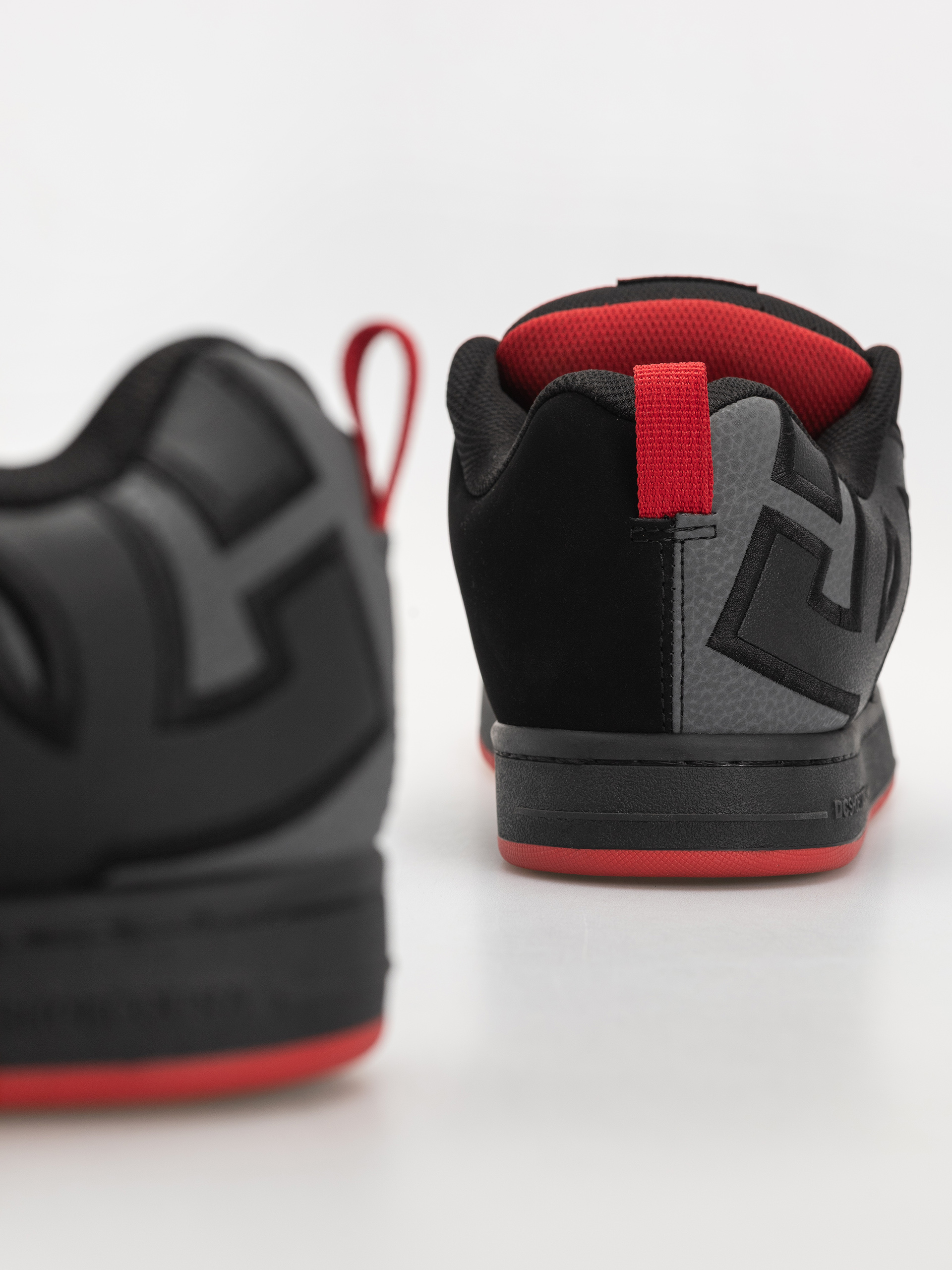 DC Court Graffik Schuhe (black/grey/red)