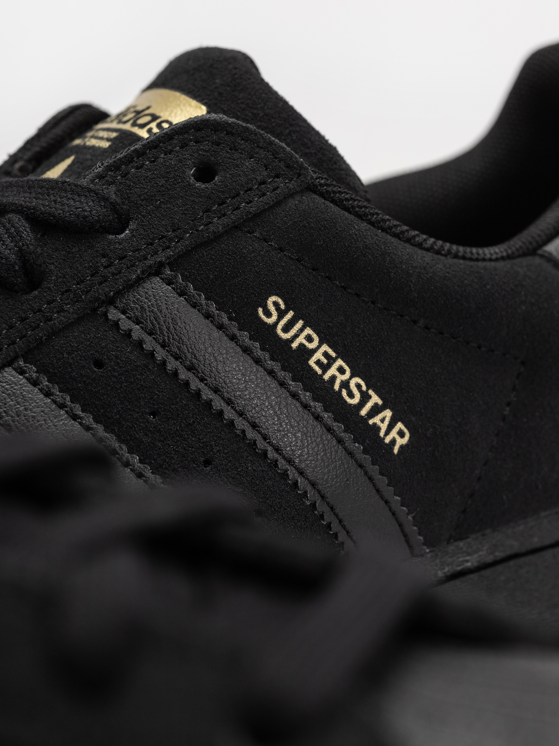 adidas Superstar Adv Schuhe (cblack/cblack/goldmt)