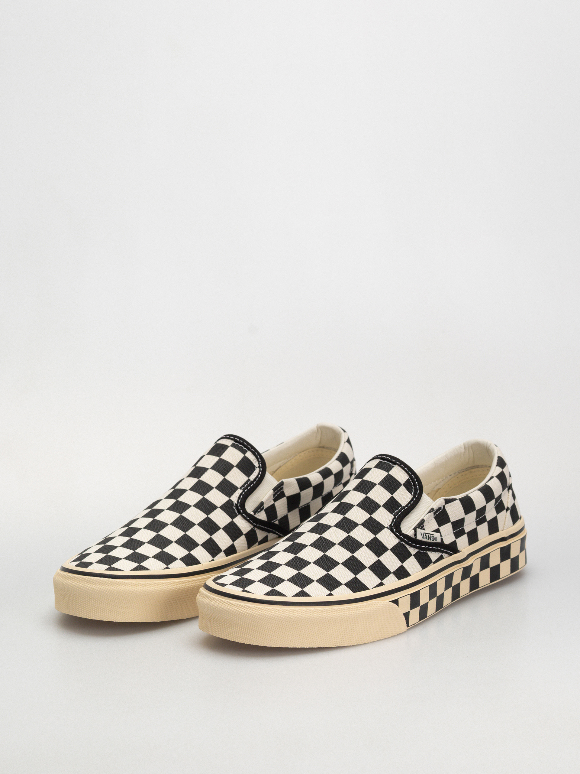 Vans Classic Slip On Shoes (black/marshmllw)