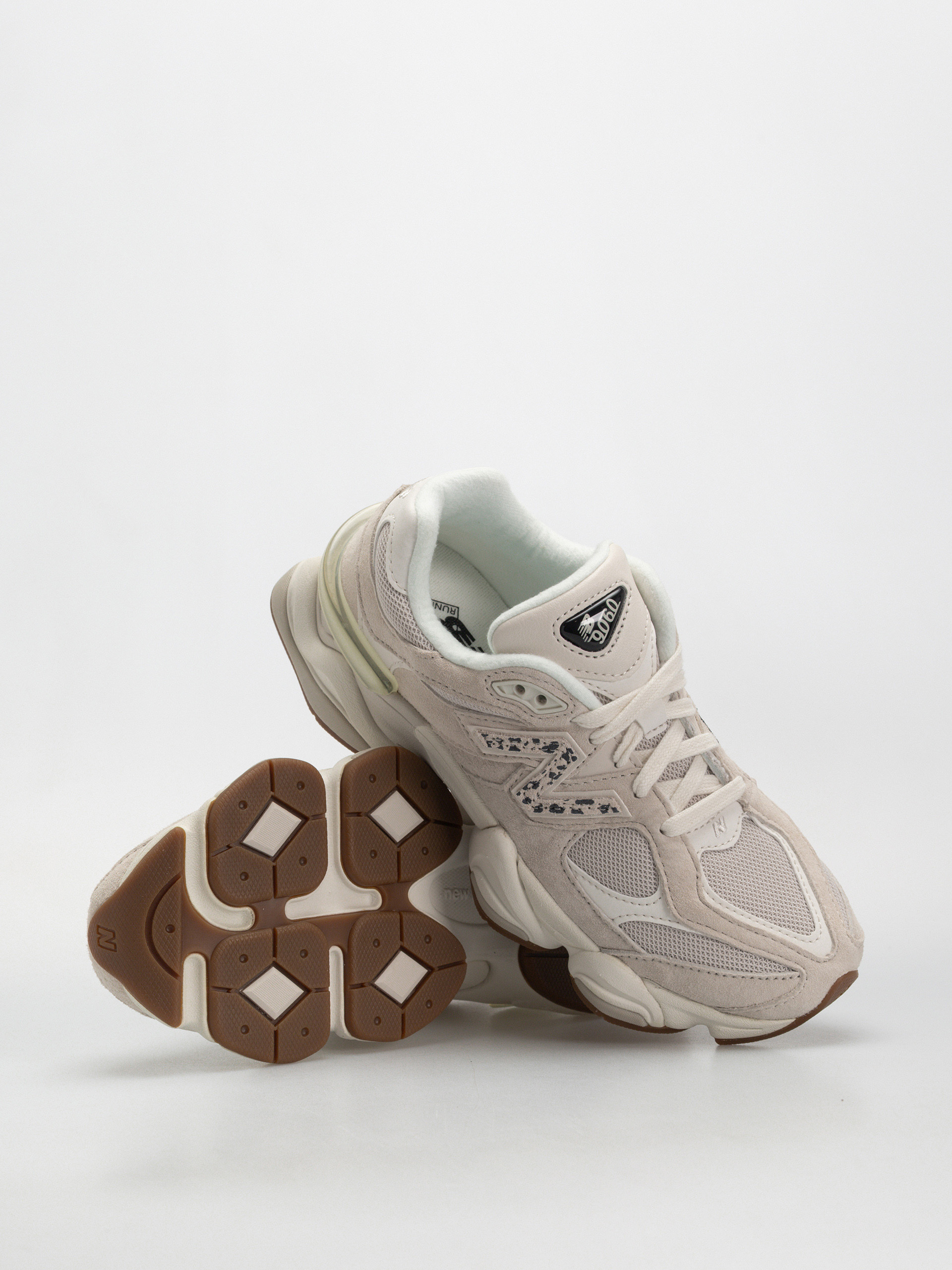 New Balance 9060 Shoes (moonbeam/sea salt/black)