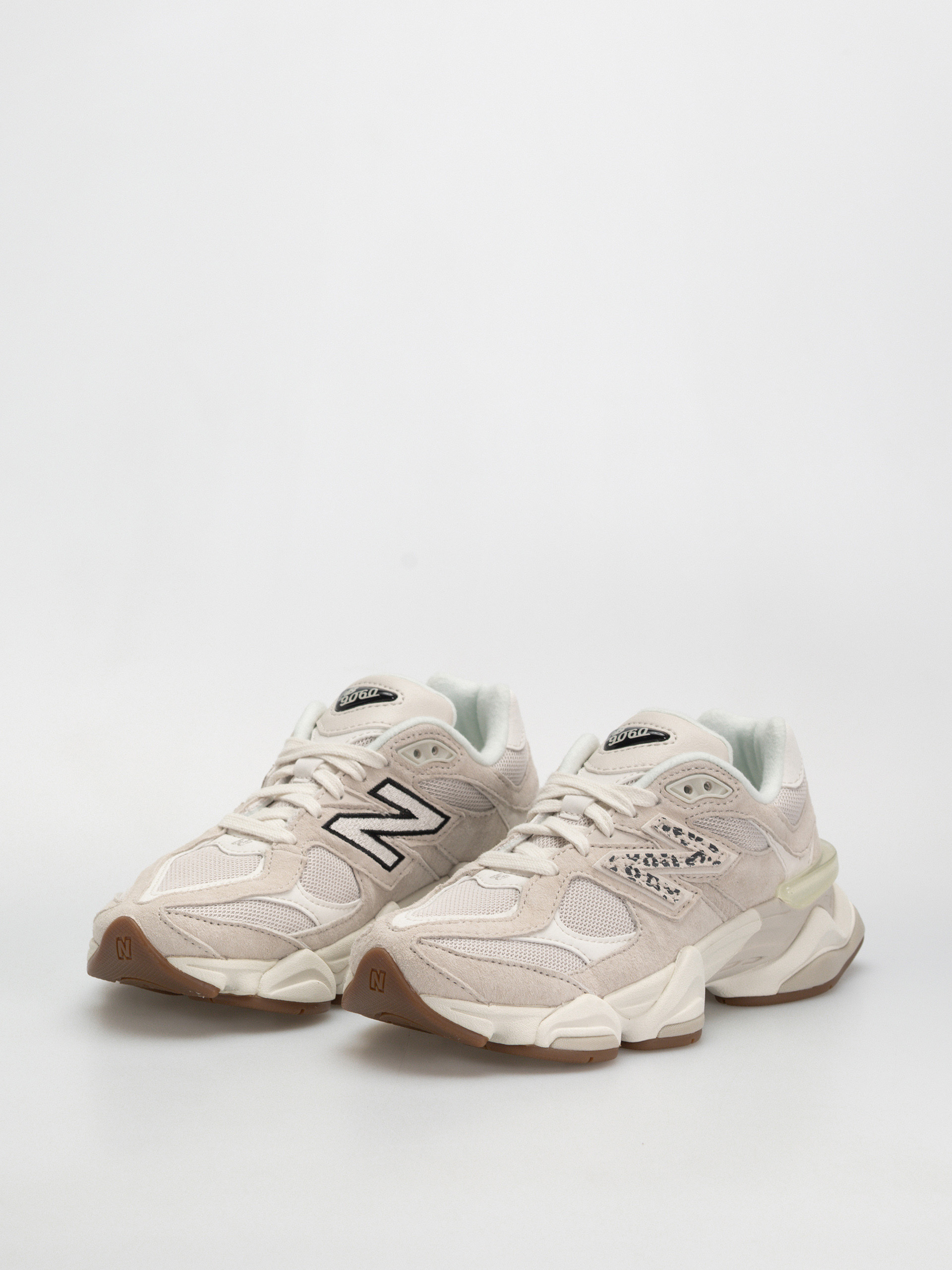 New Balance 9060 Shoes (moonbeam/sea salt/black)