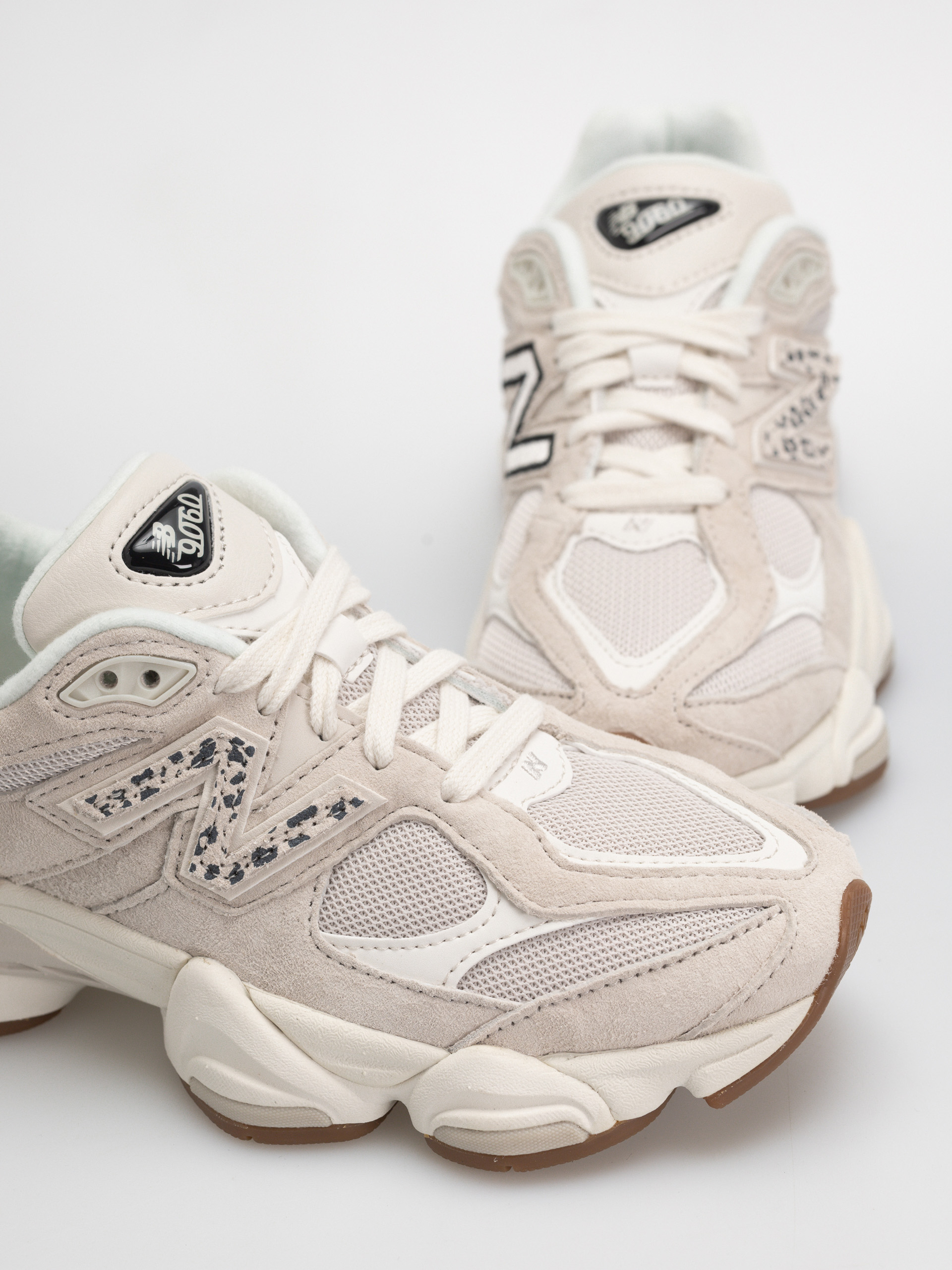 New Balance 9060 Shoes (moonbeam/sea salt/black)