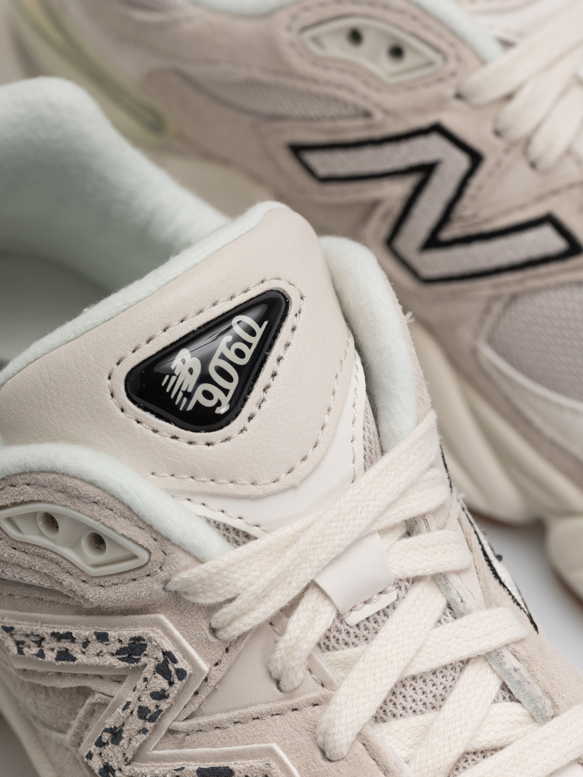 New Balance 9060 Shoes (moonbeam/sea salt/black)