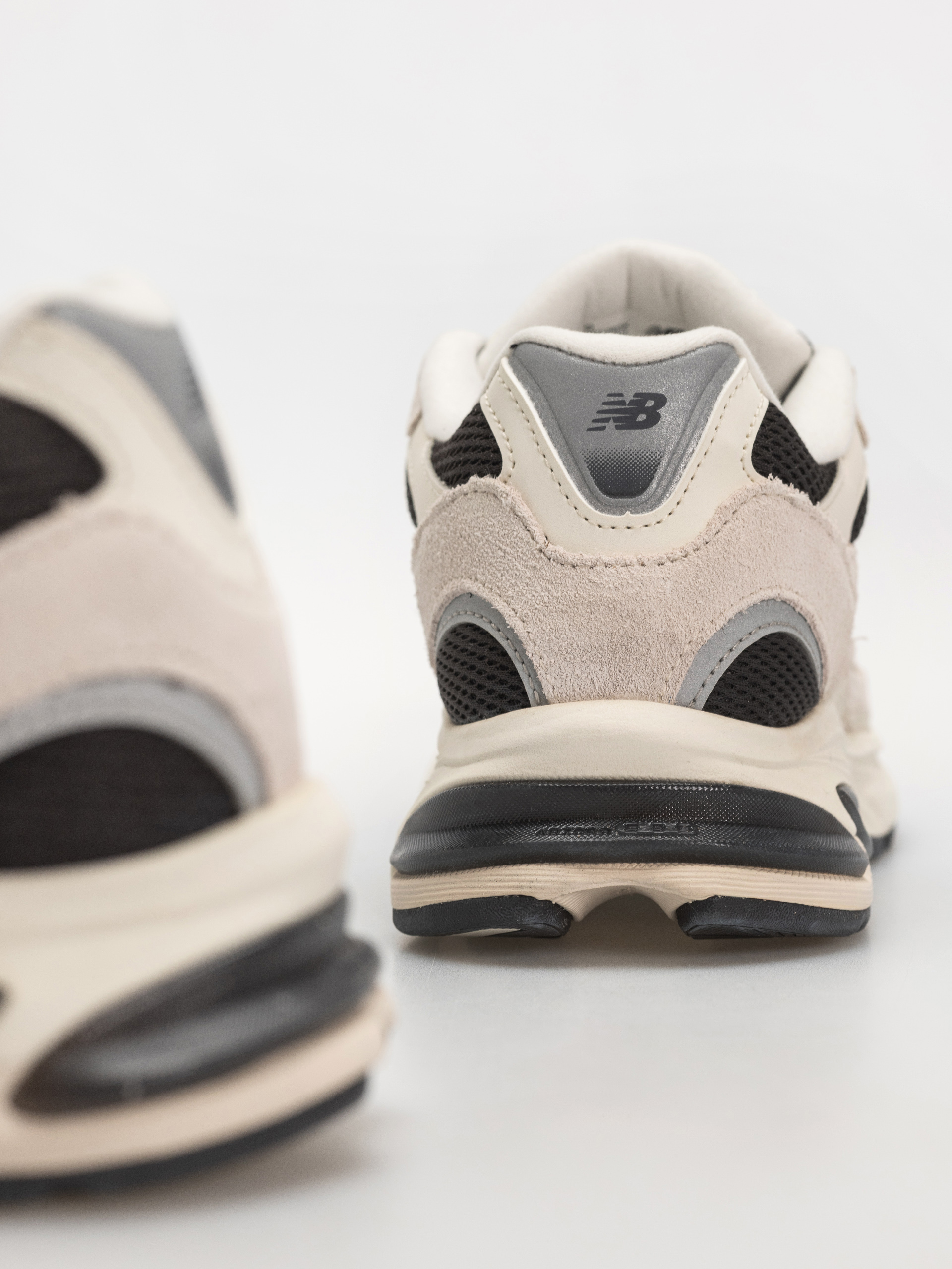 New Balance 2010 Schuhe (sea salt/black cement)