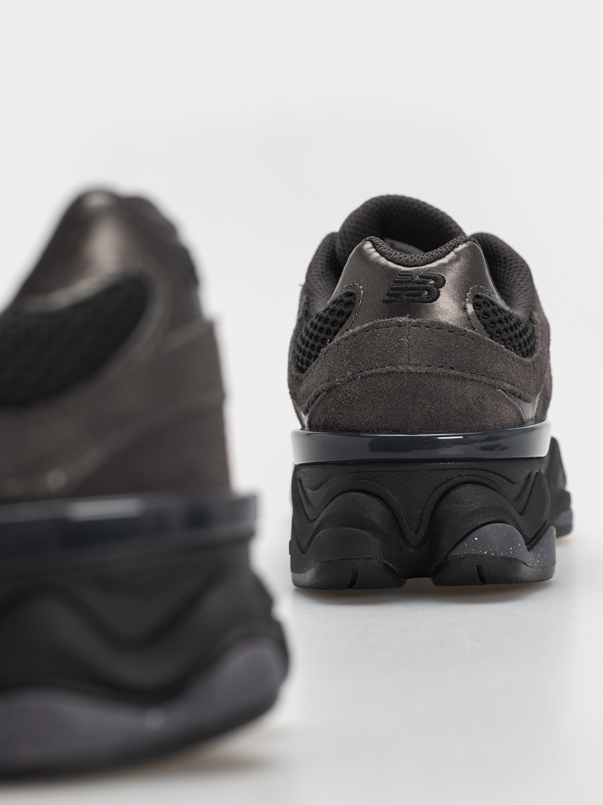 New Balance 9060 JR Shoes (black/neptune grey)