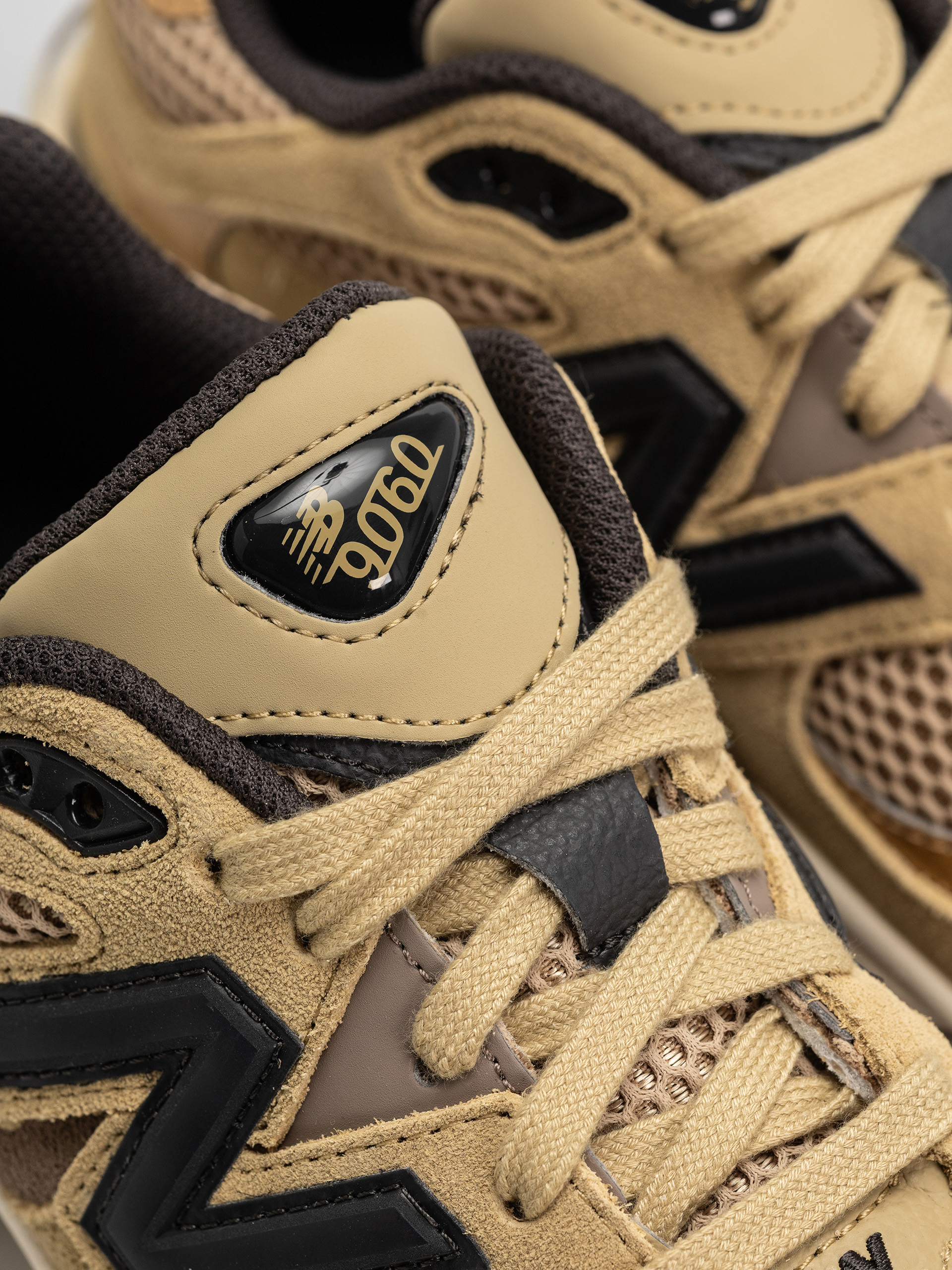New Balance 9060 Shoes (quicksand/incense)