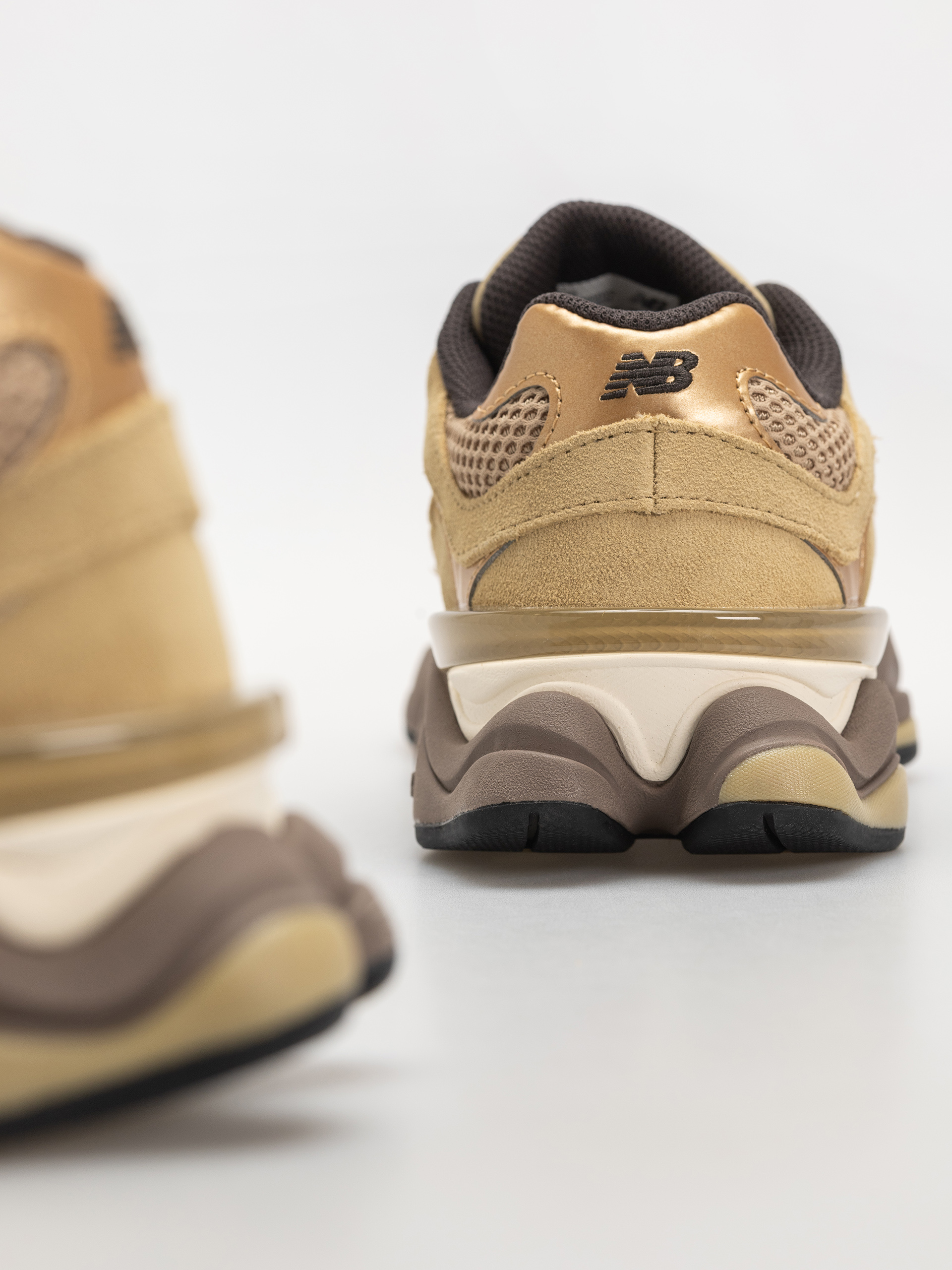 New Balance 9060 Shoes (quicksand/incense)