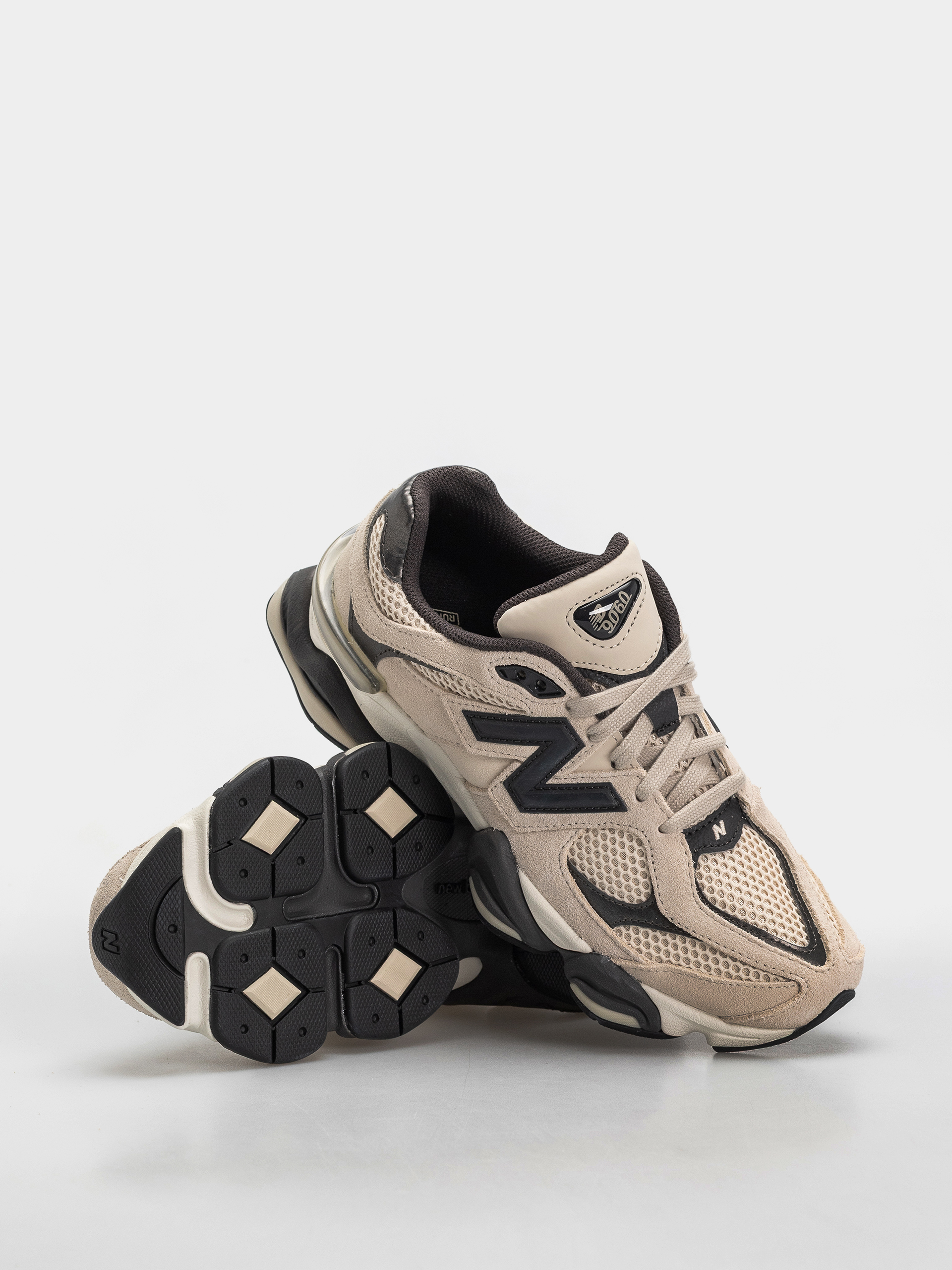 New Balance 9060 Shoes (timberwolf/black cement)