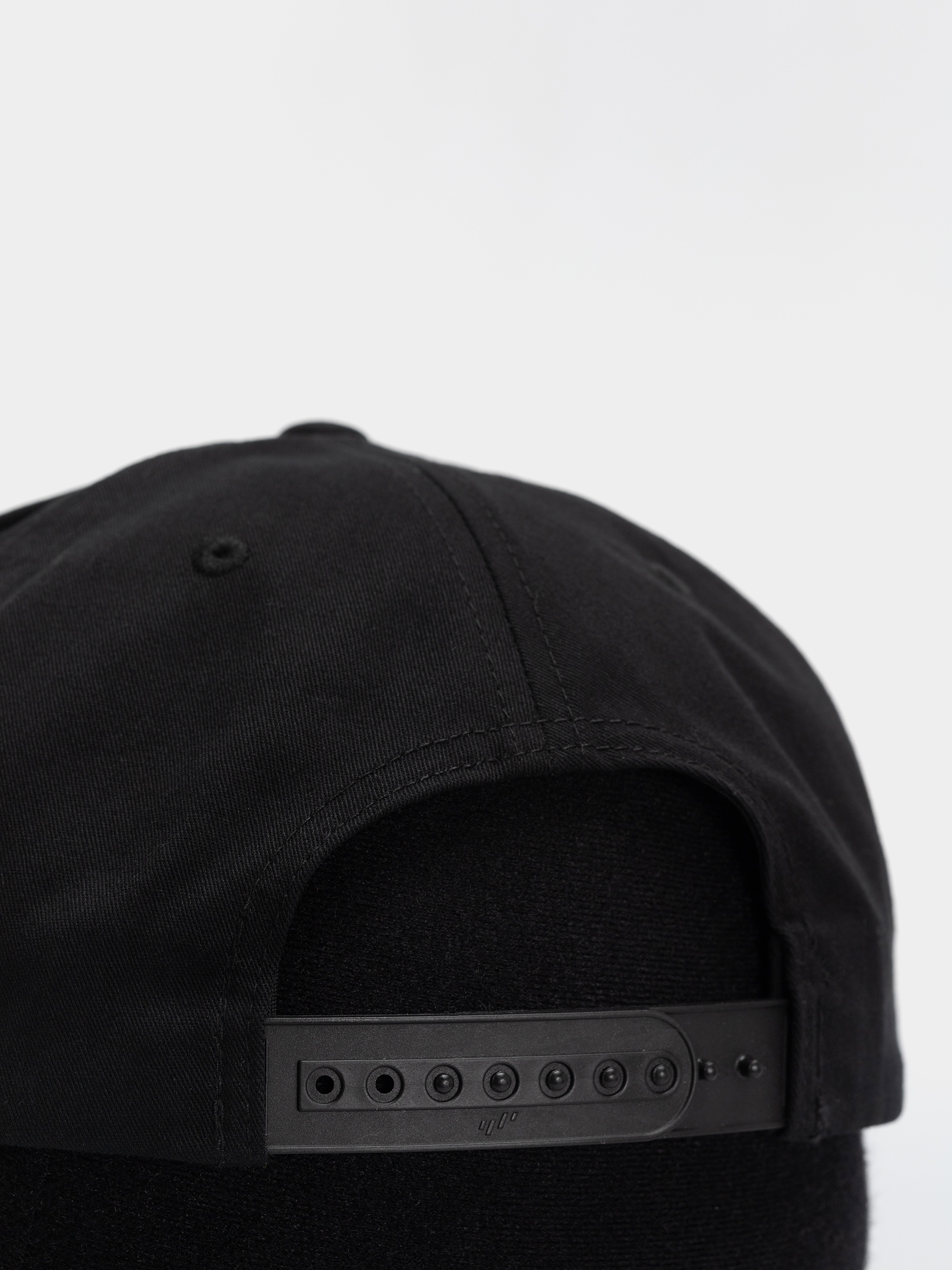 Thrasher Spikey Snapback Cap (black)