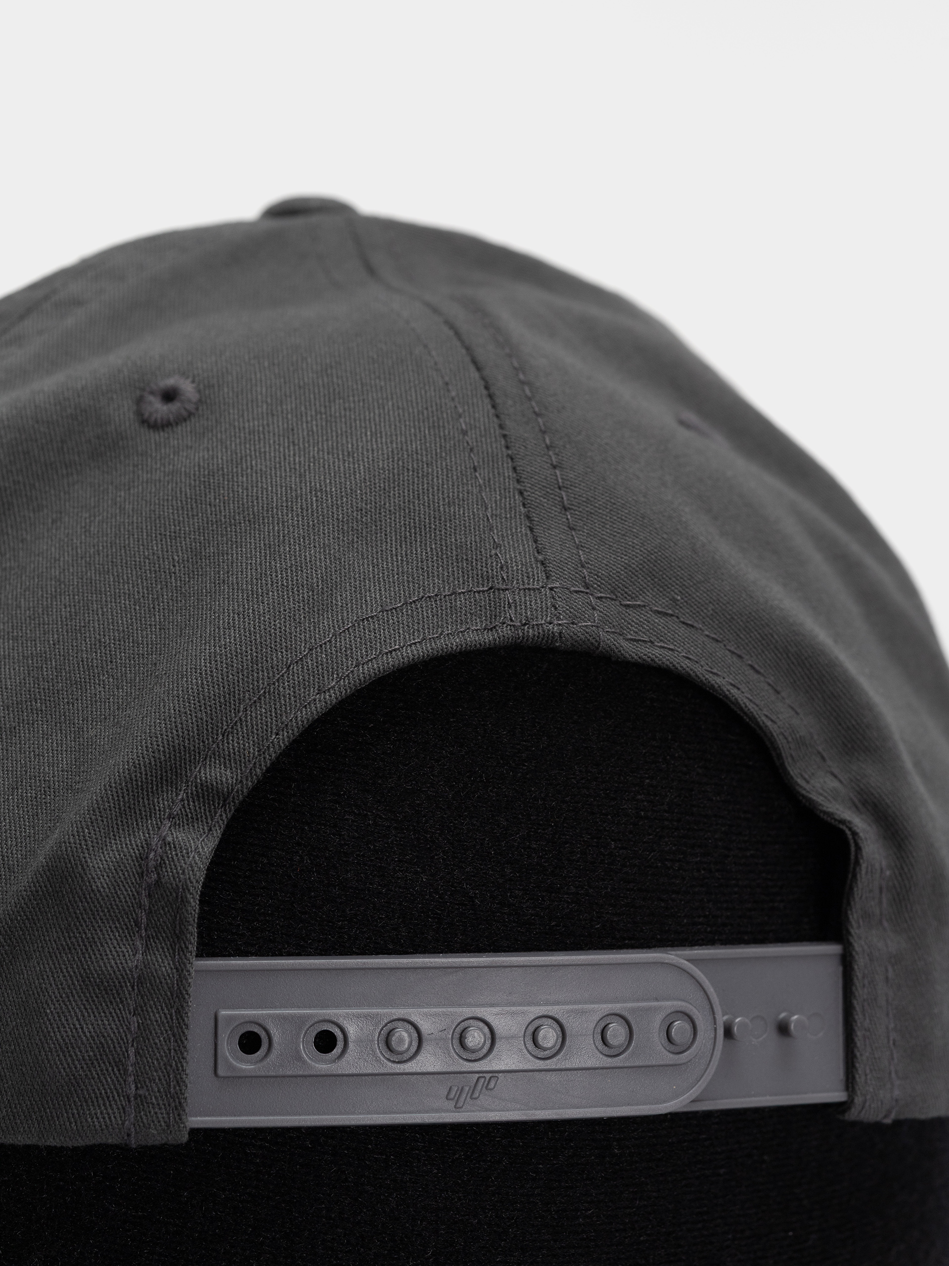 Thrasher Spikey Snapback Cap (charcoal)