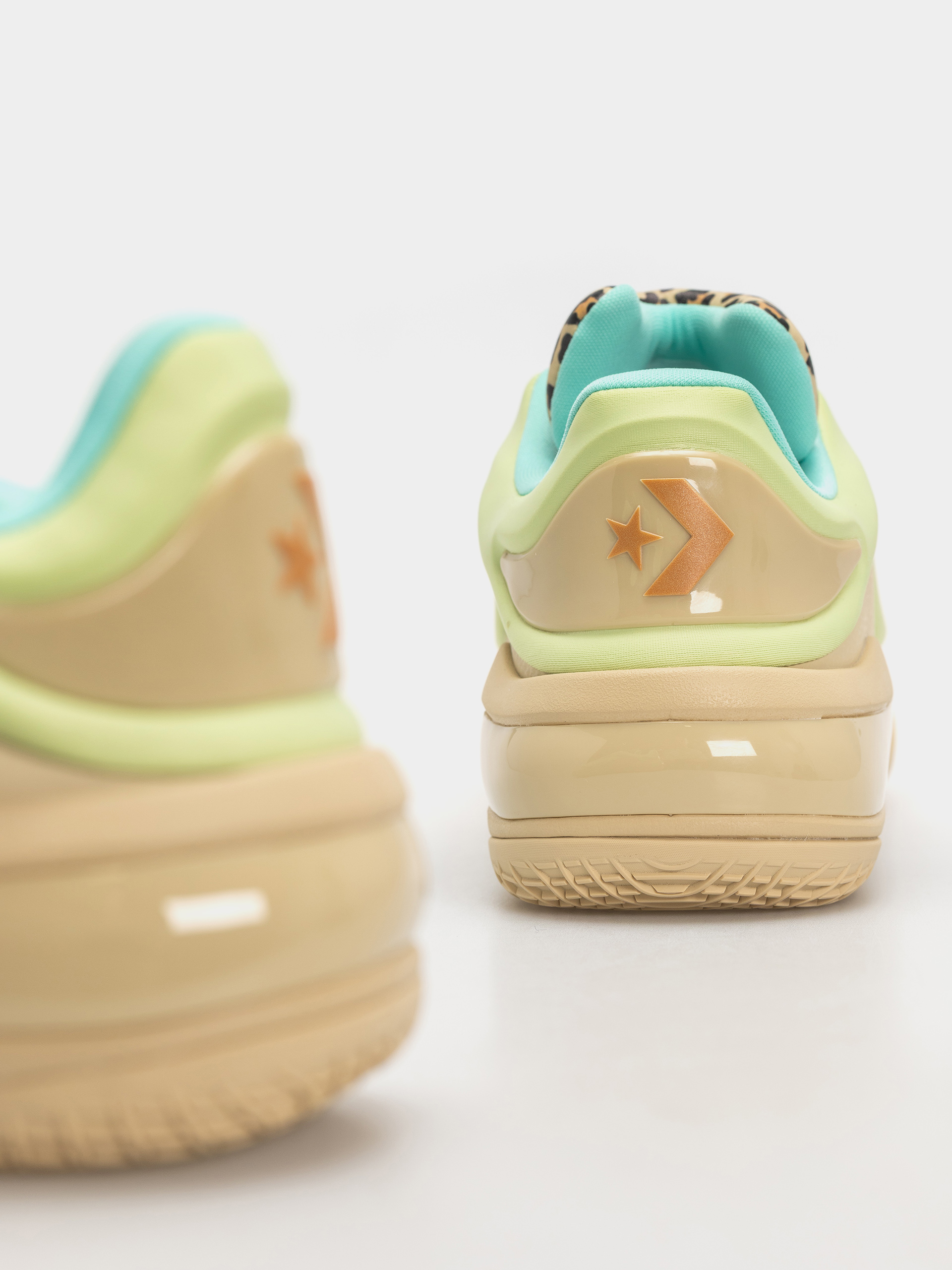Converse Shoes Shai 001 Lace Up Ox (last straw)