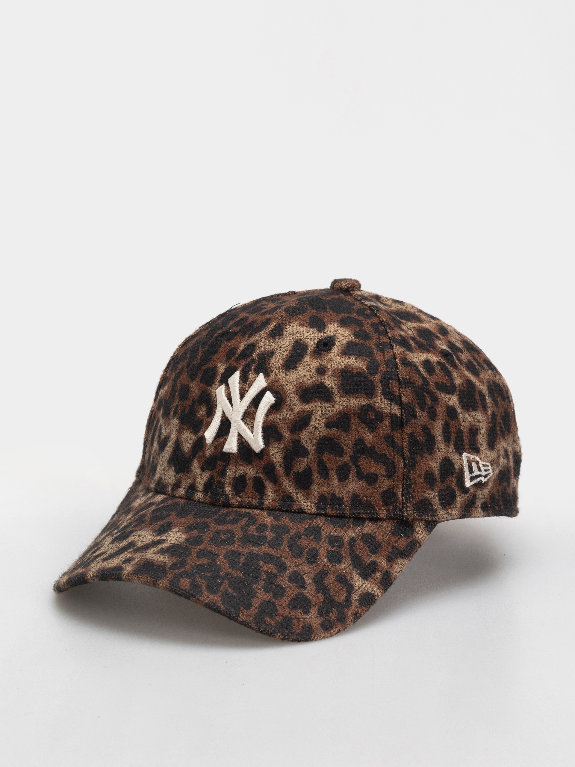 New Era Cap Cosy Leopard 9Forty New York Yankees Wmn