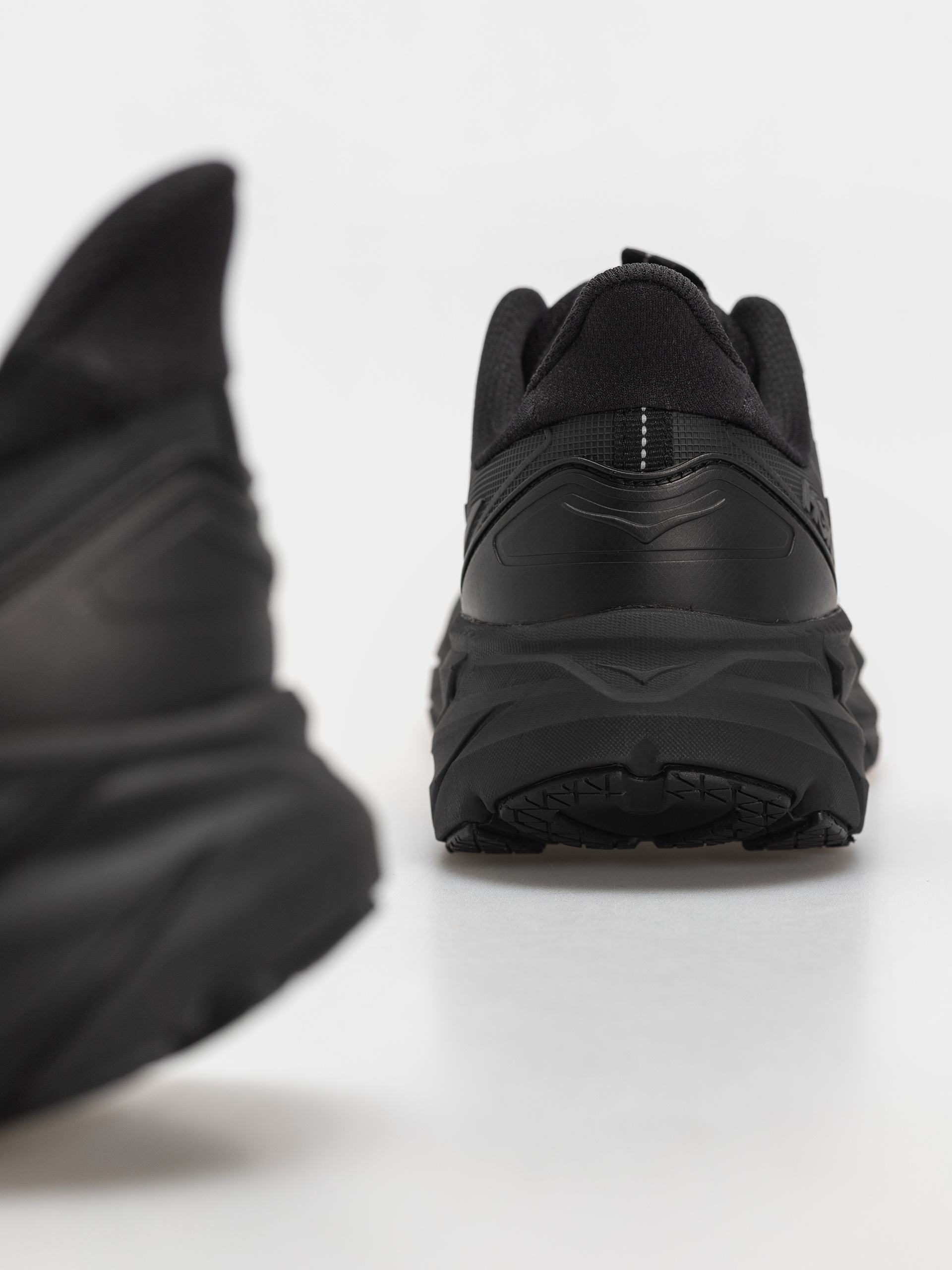 Hoka Clifton UTL Schuhe (black/black)