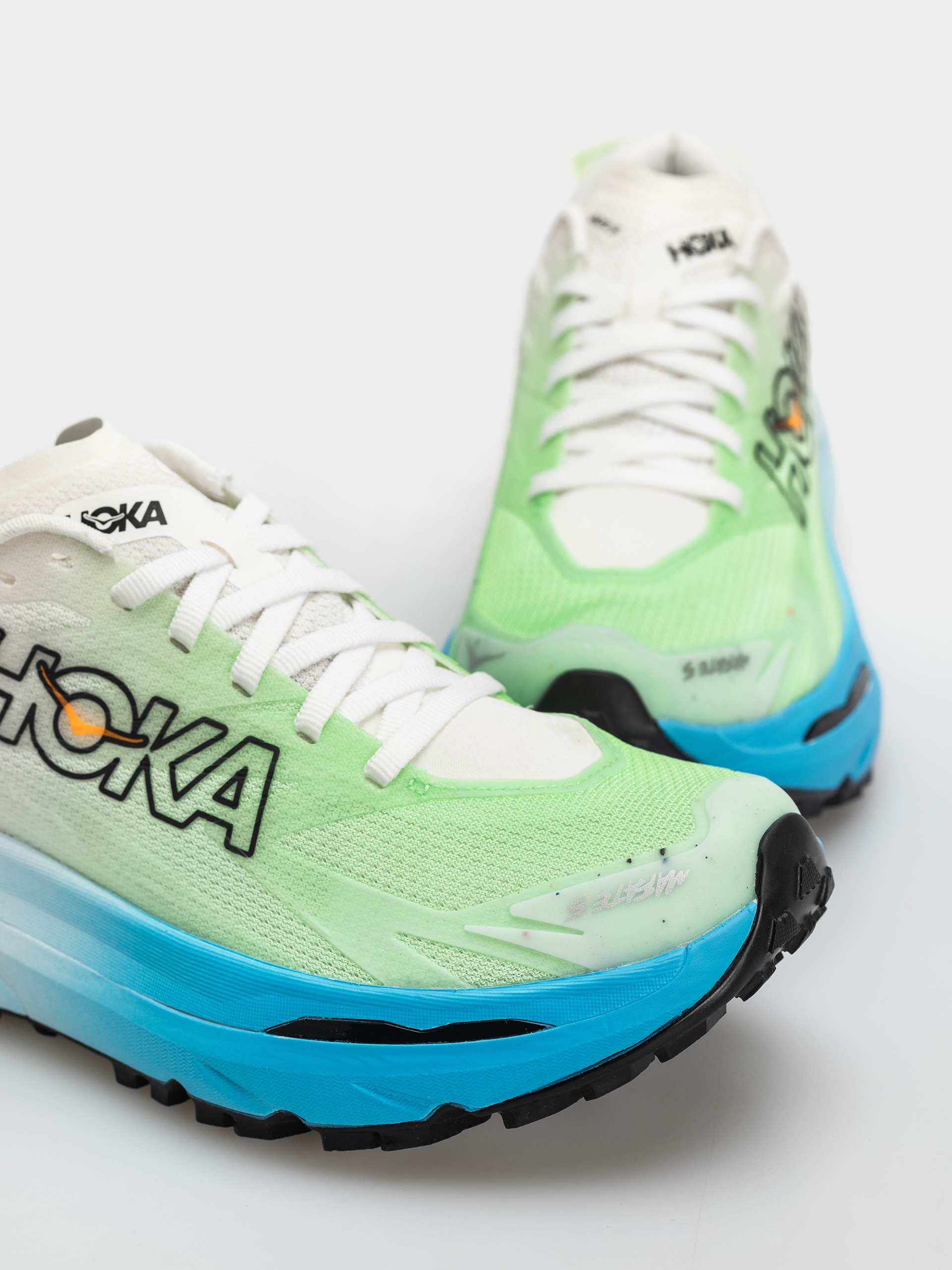 Hoka Mafate 5 Shoes Wmn (frost/tart apple)