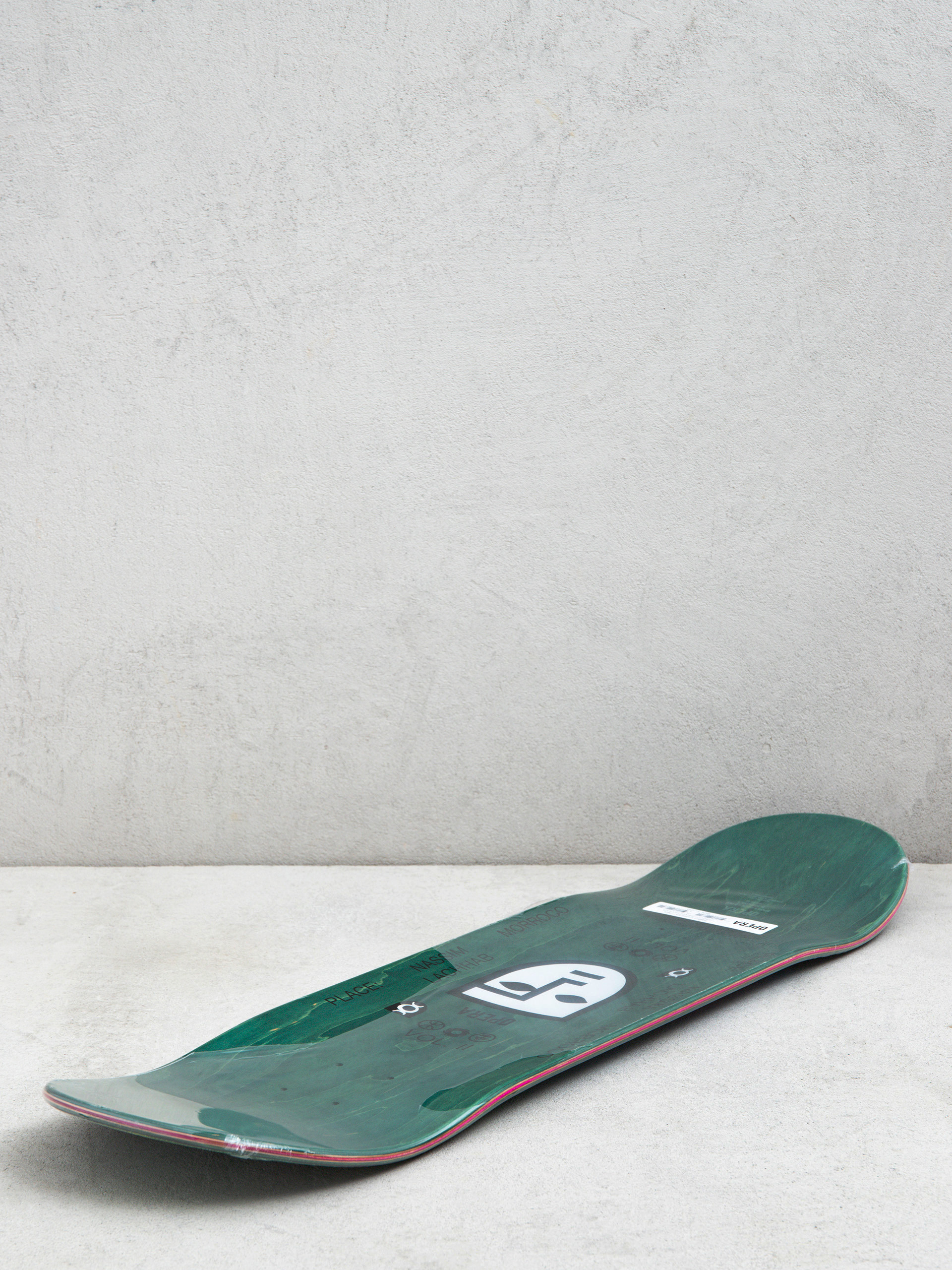Opera Nassim Crypto Deck (black/oil slick)