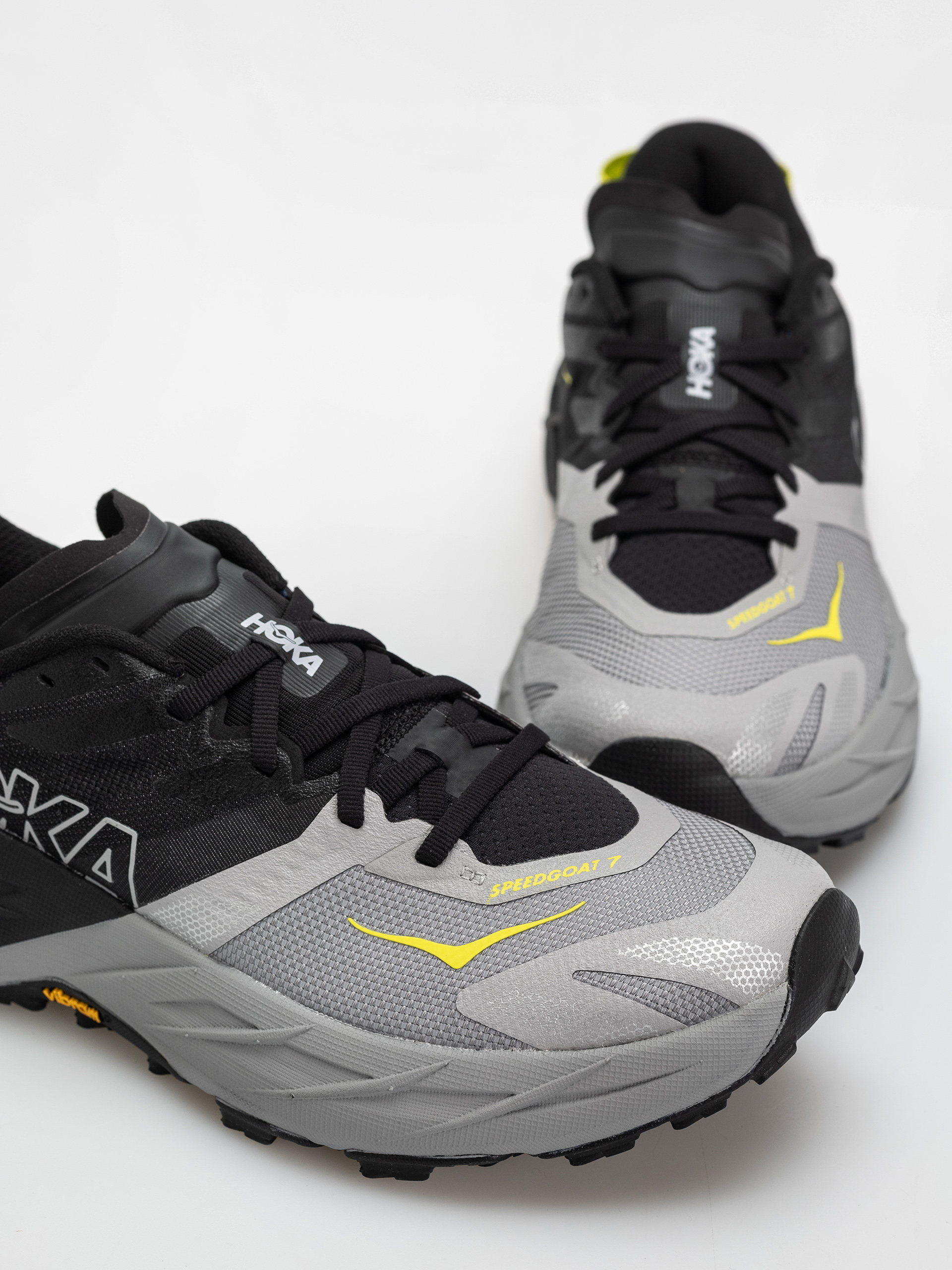 Hoka Schuhe Speedgoat 7 (black/stellar grey)