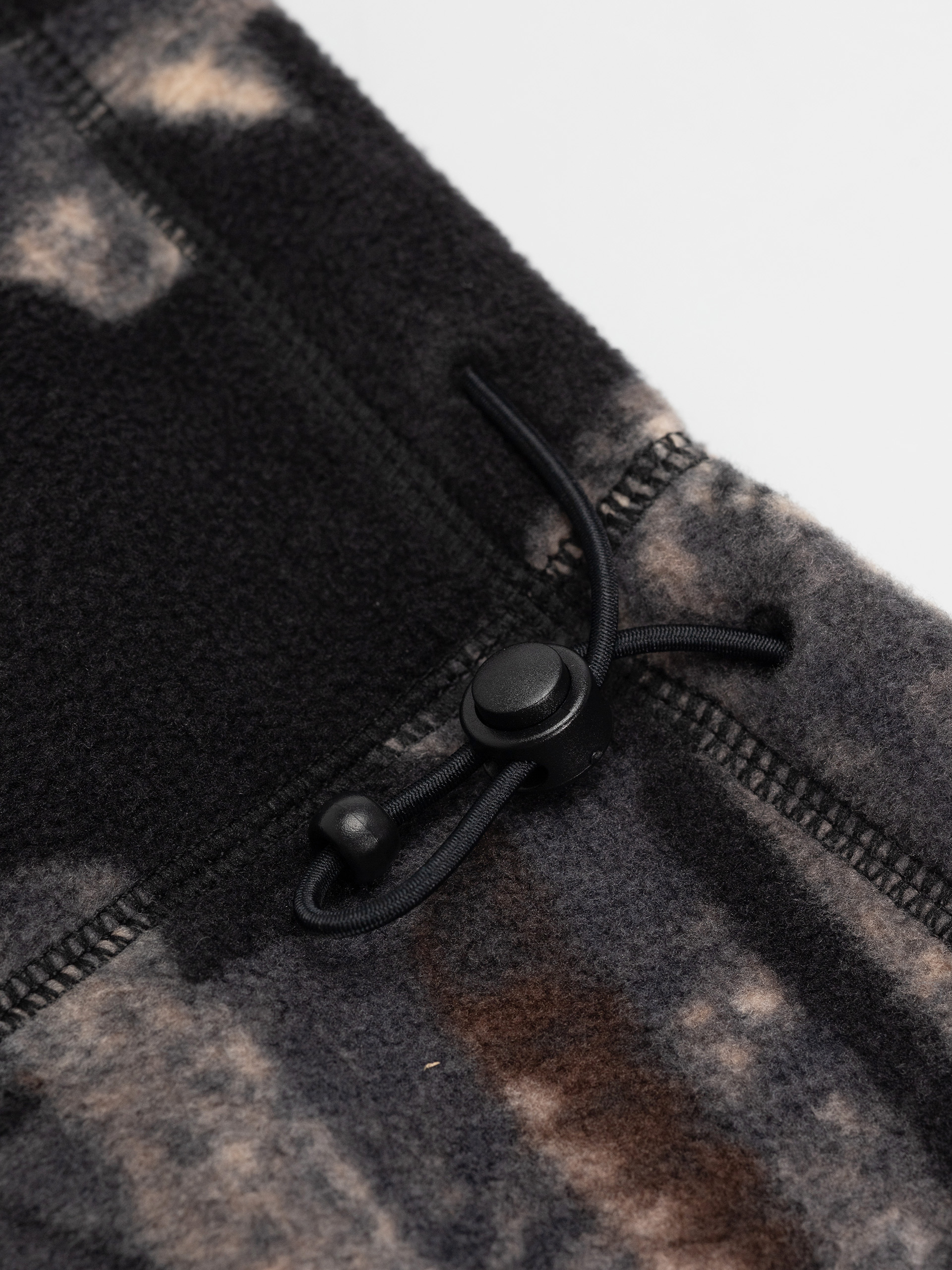 Carhartt WIP Blevin Bandana (camo feather tree black)