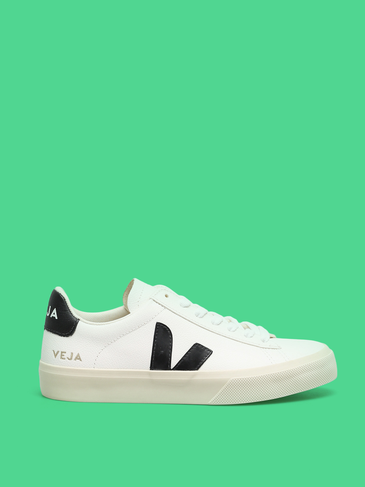 Veja Campo Shoes Wmn (chromefree leather white black)
