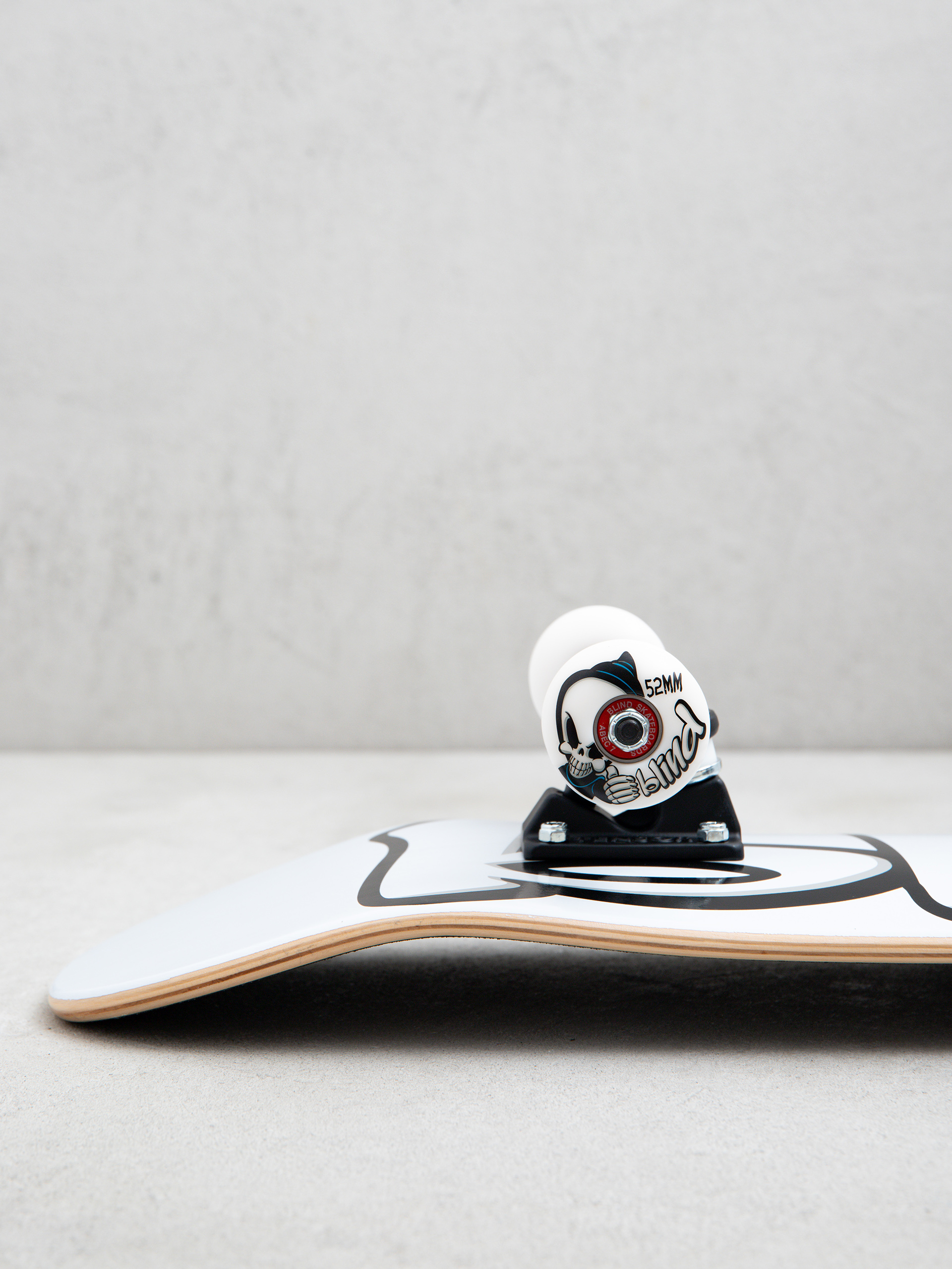 Blind Skateboard Classic Bust Out Reaper (white)