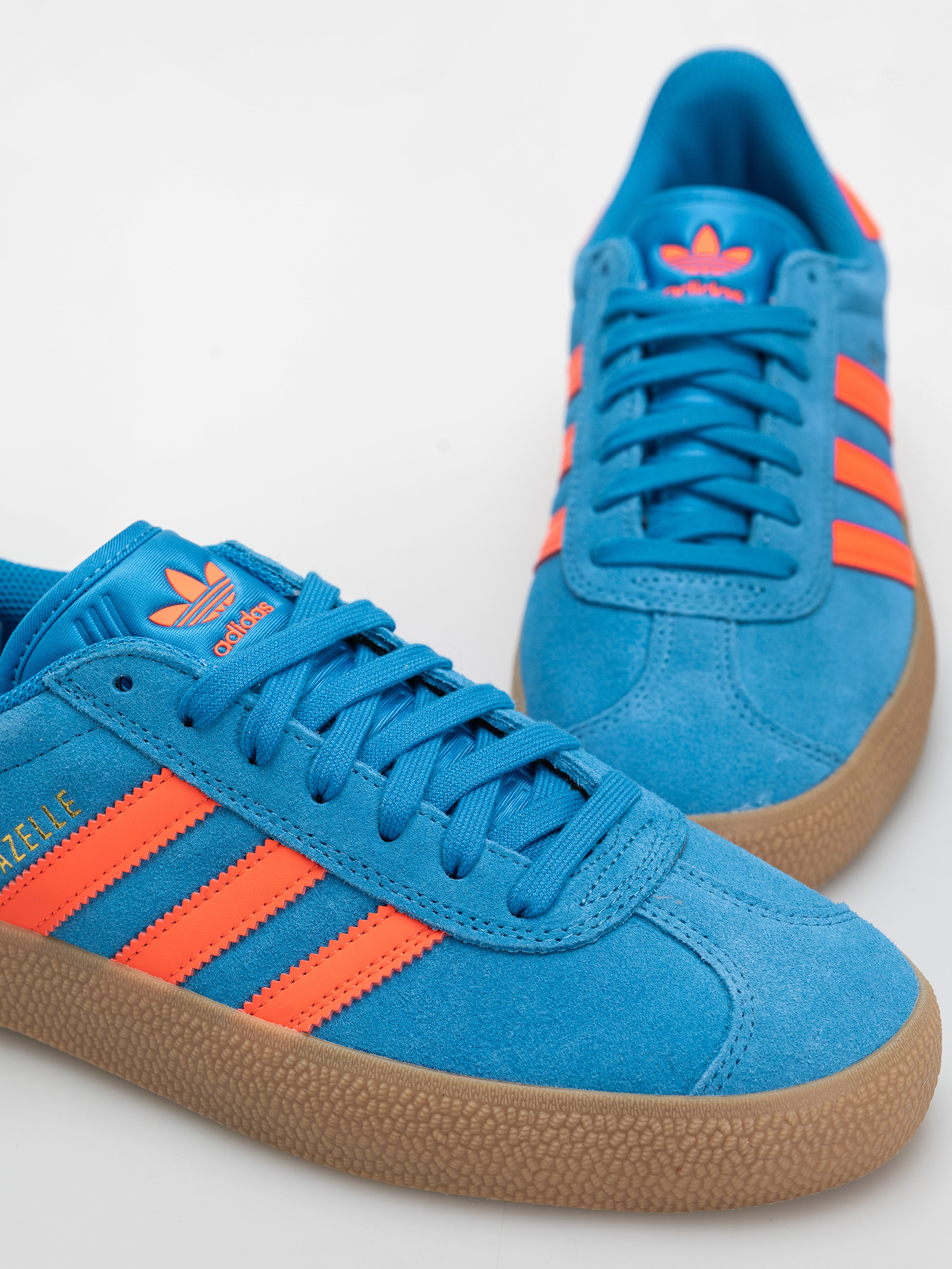 adidas Gazelle Adv Shoes (brblue/solred/gum4)
