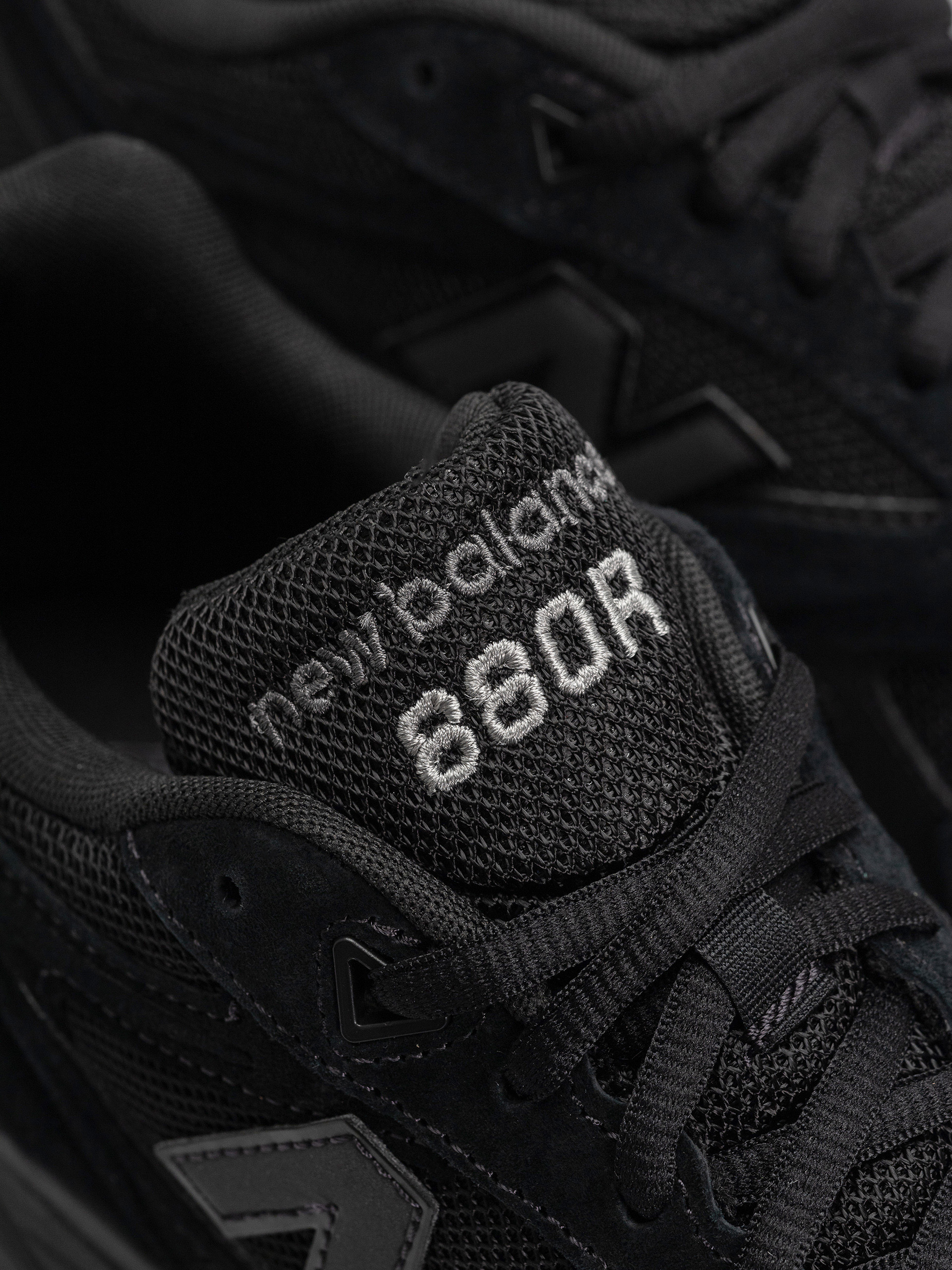 New Balance 880R Shoes (black/black)
