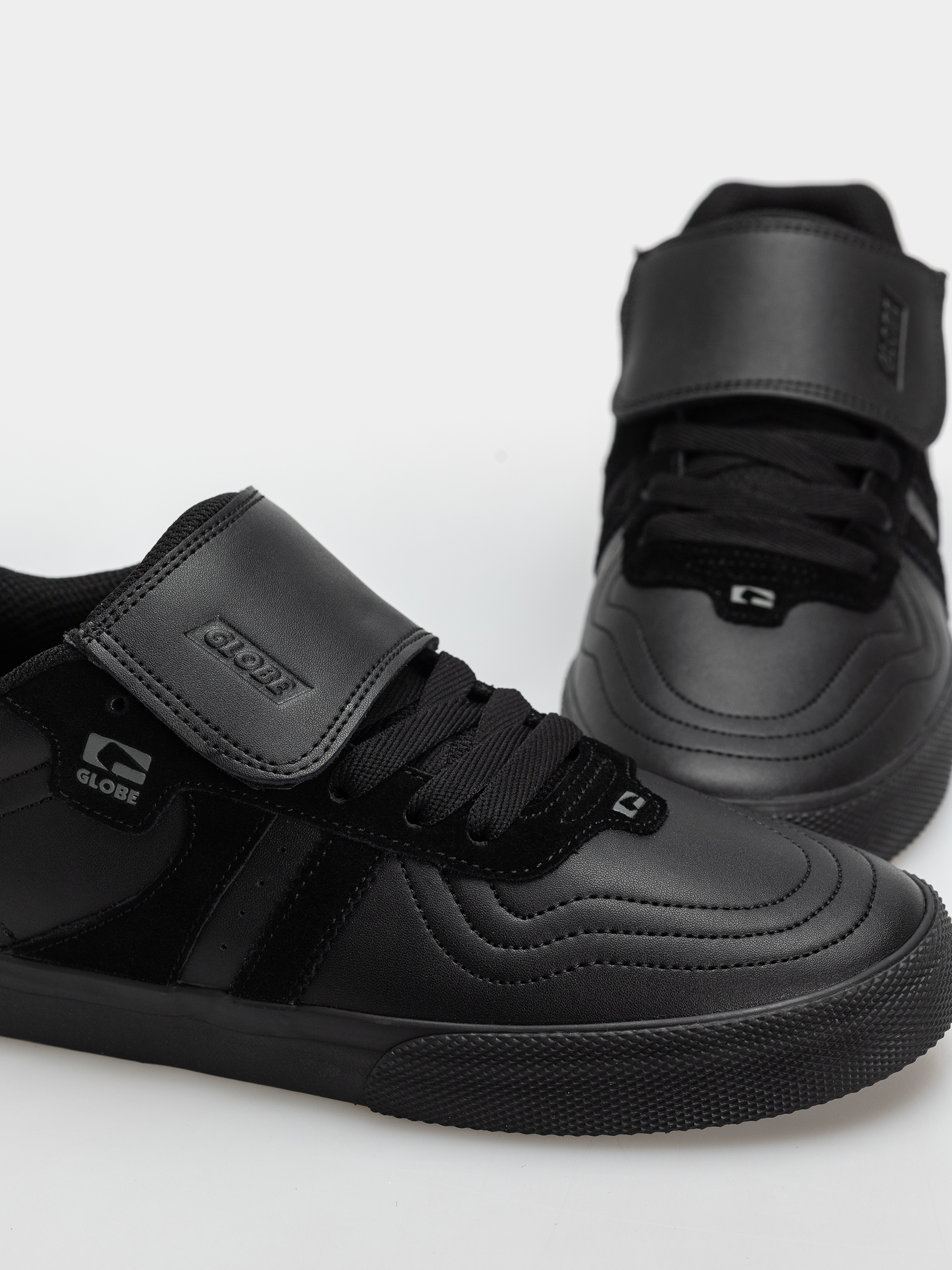 Globe Shoes Encore 2 (black cushion)