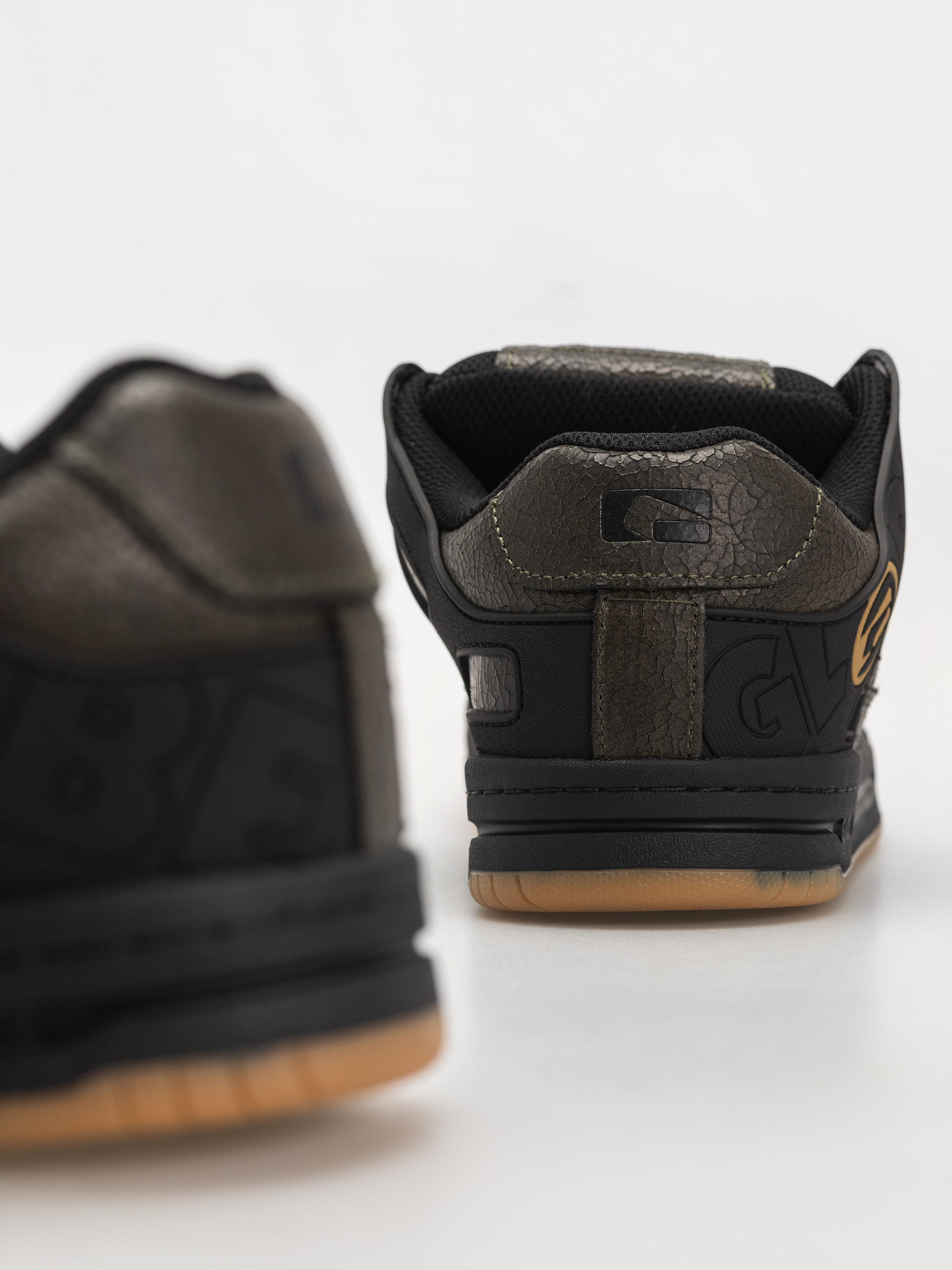Globe Schuhe Tilt (distressed leather)