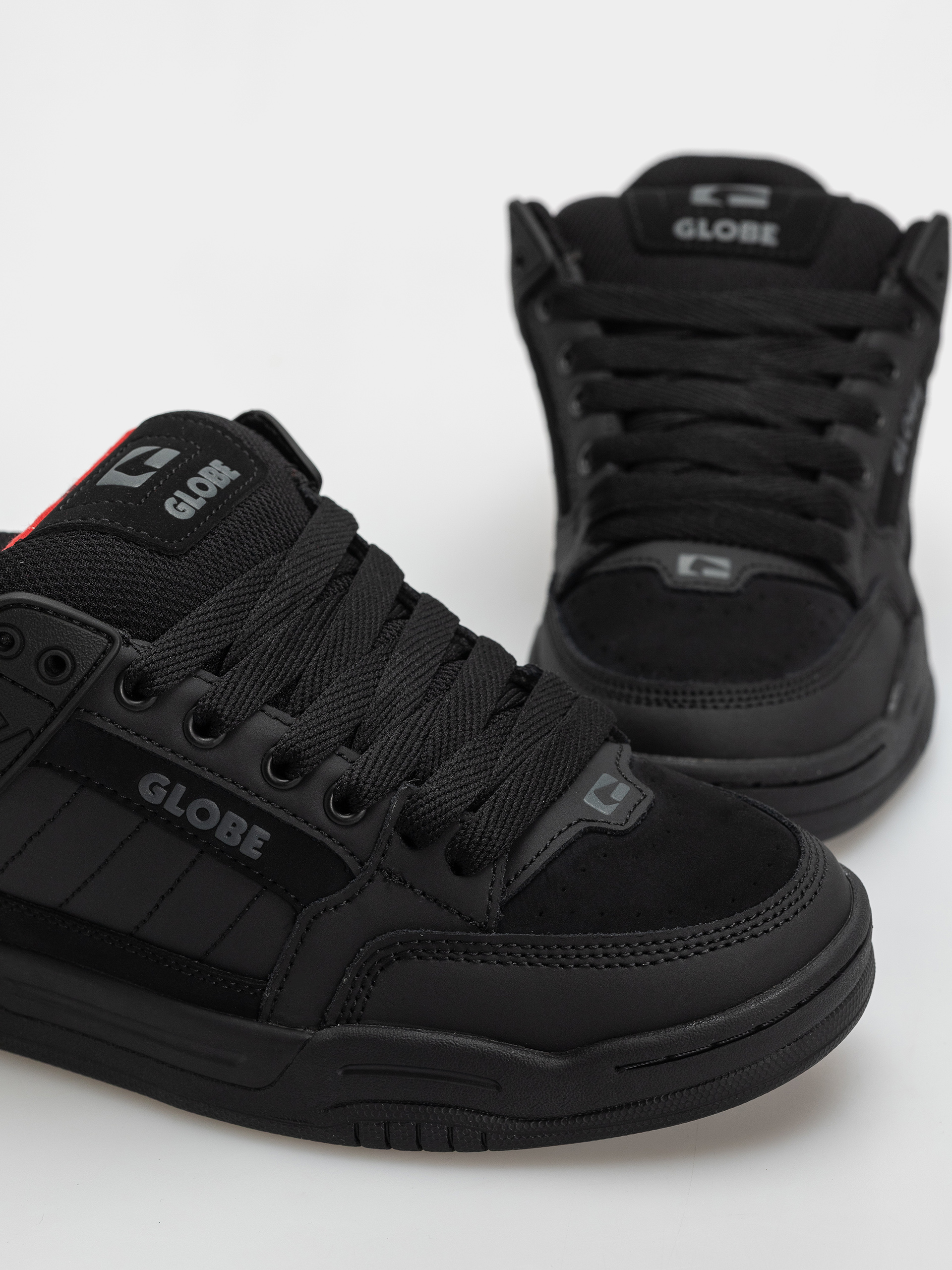 Globe Schuhe Tilt (black/red/tartan)