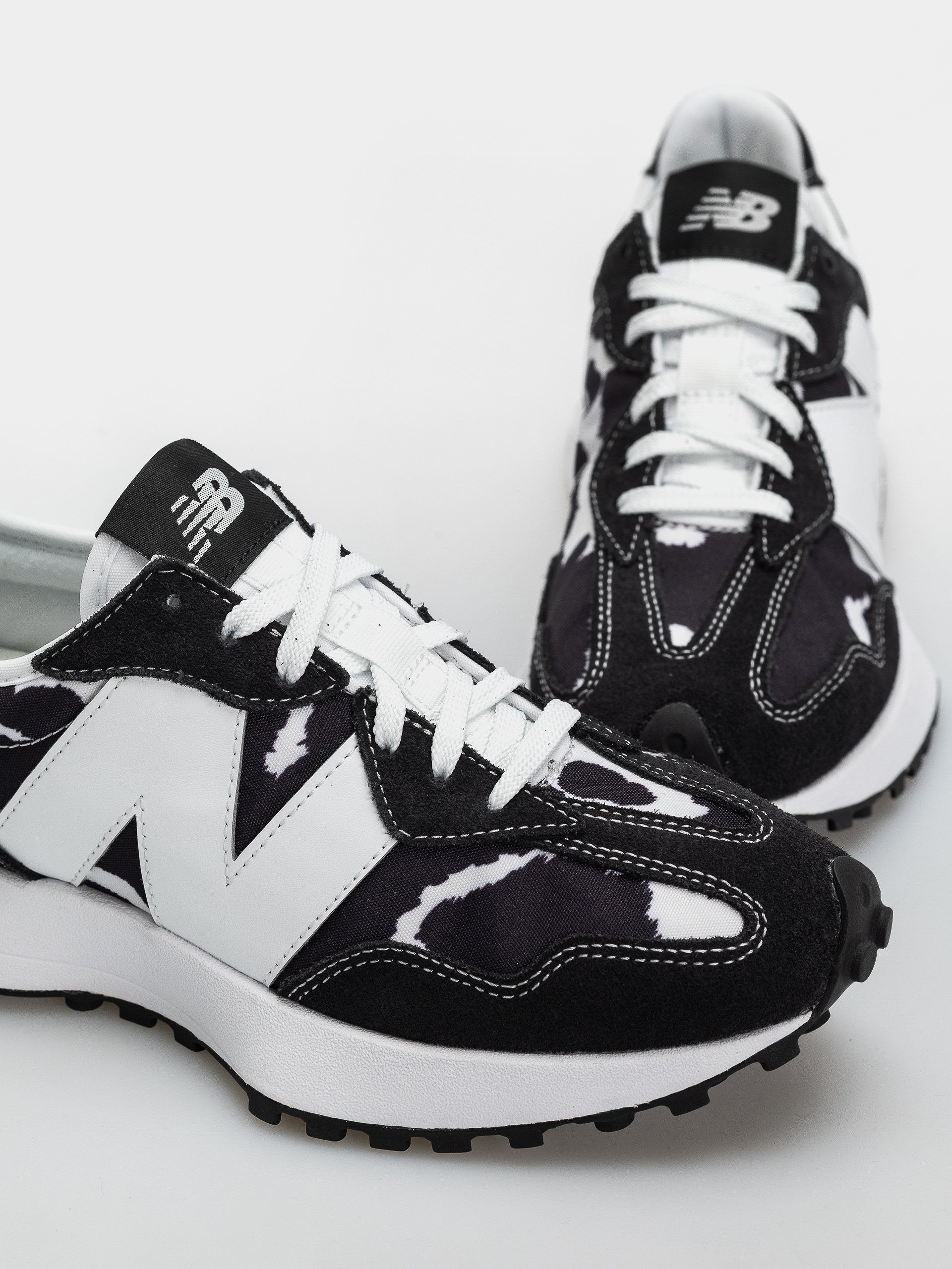 New Balance 327 Wmn Schuhe (breakfast tea/pumpernickel/sea salt)