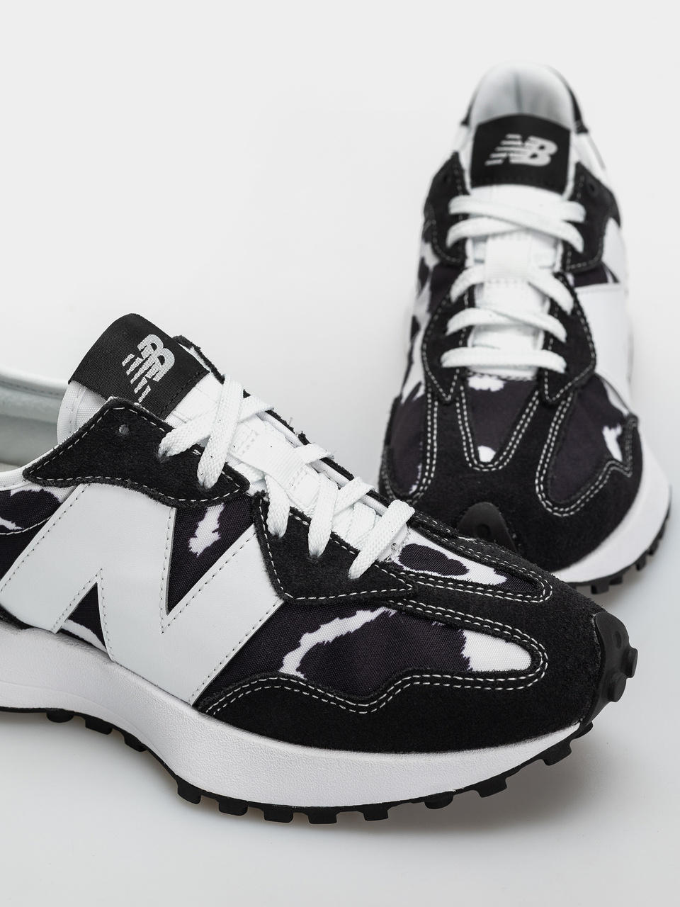 New Balance 327 Wmn Shoes (breakfast tea/pumpernickel/sea salt)