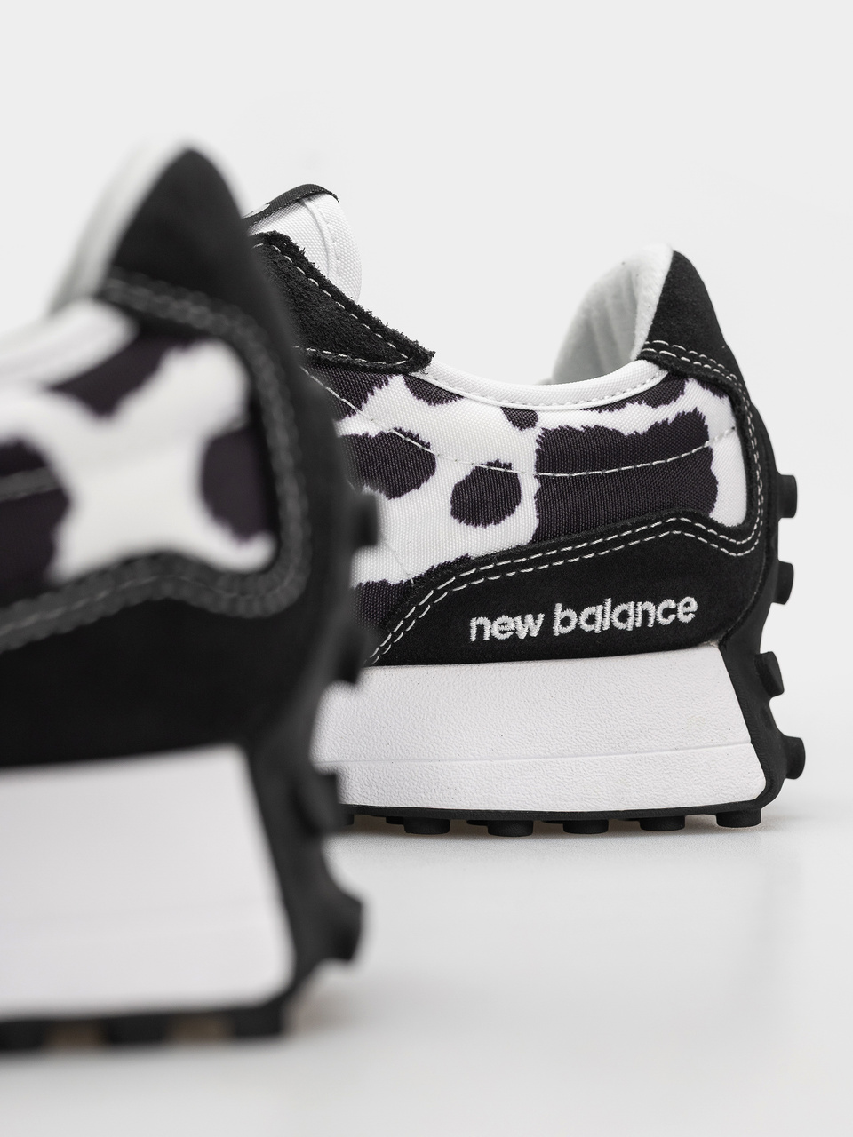 New Balance 327 Wmn Shoes (breakfast tea/pumpernickel/sea salt)