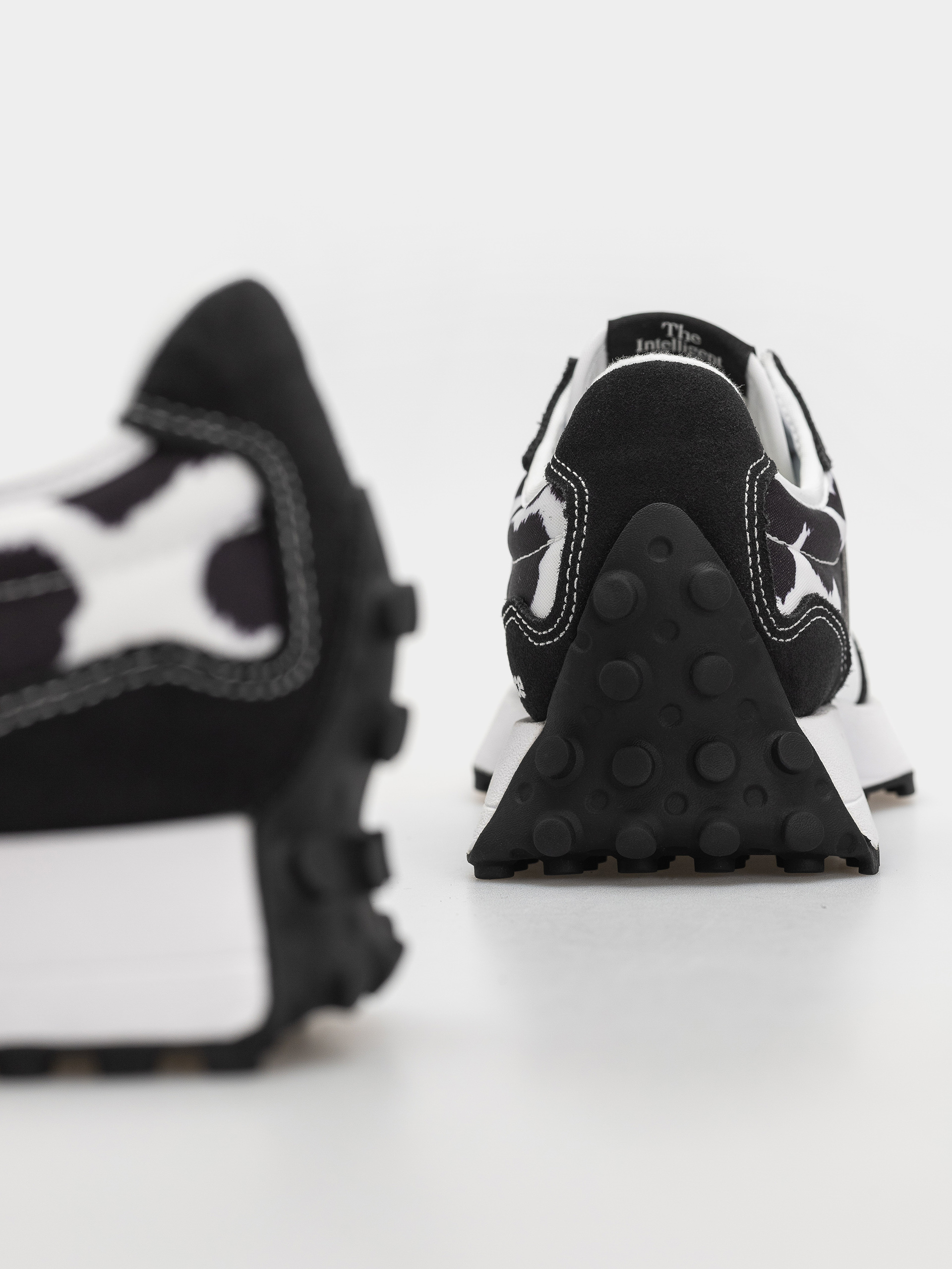 New Balance 327 Wmn Schuhe (breakfast tea/pumpernickel/sea salt)