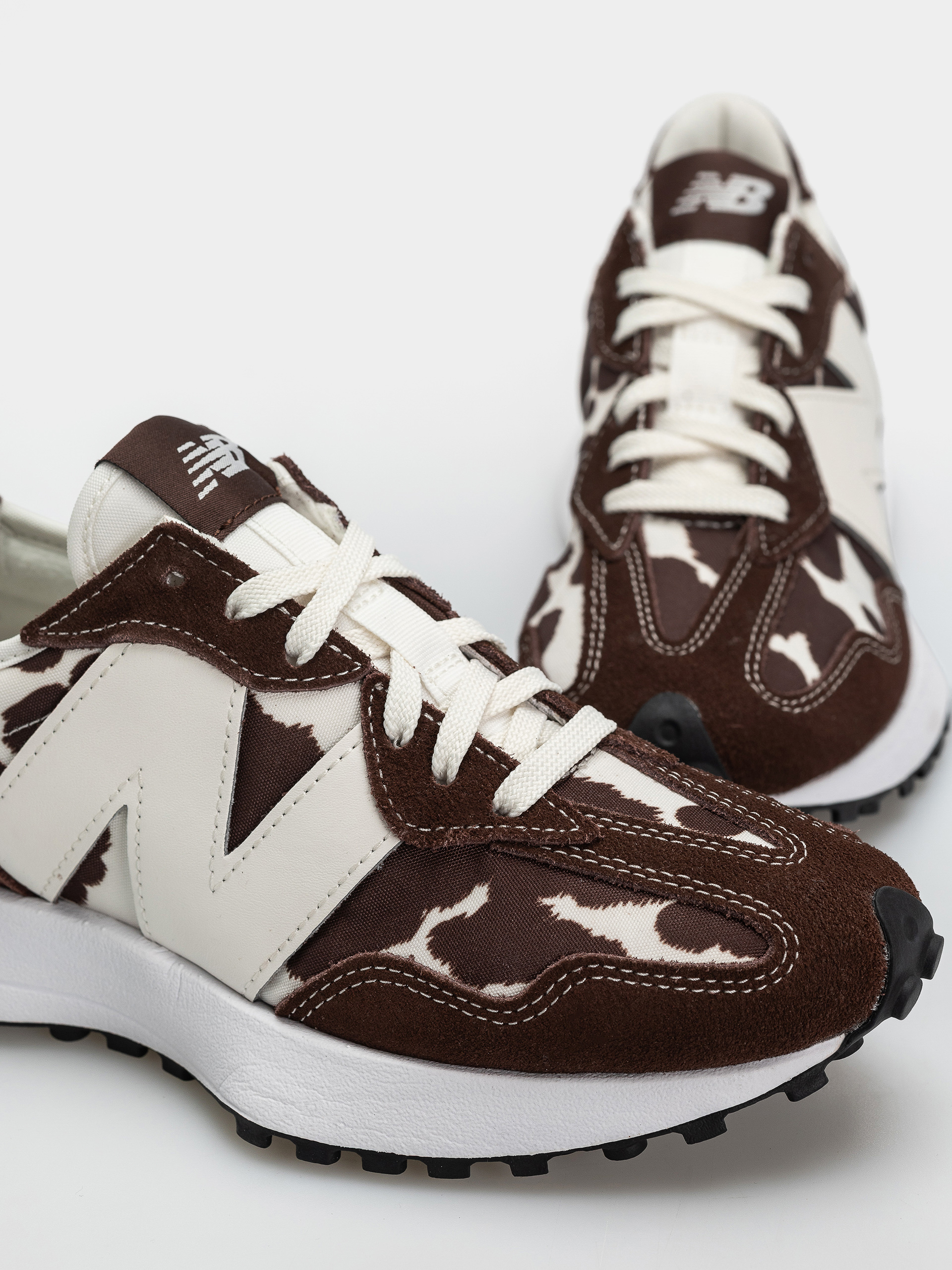 New Balance 327 Wmn Schuhe (pumpernickel/sea salt)