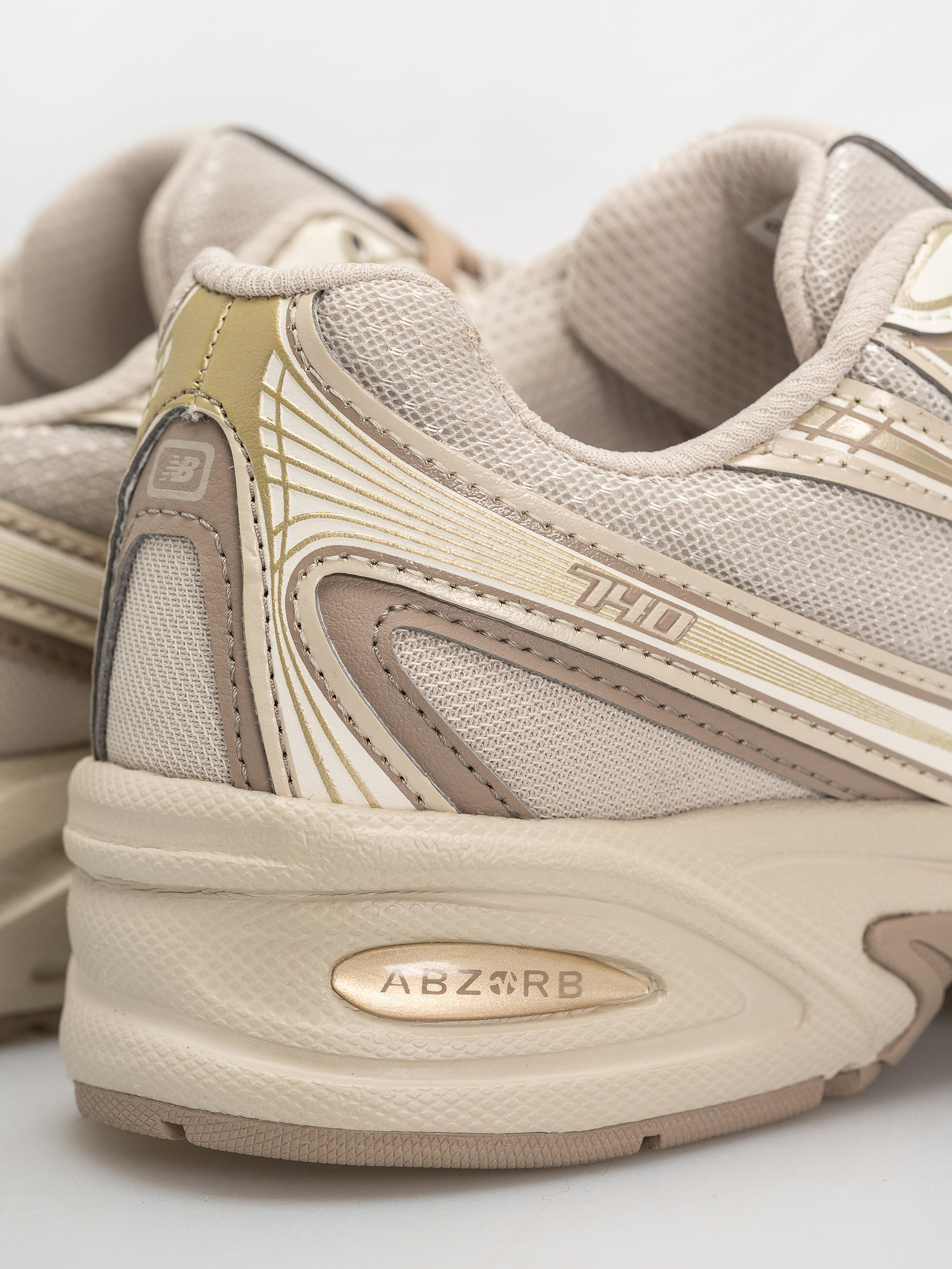 New Balance 740 Schuhe (mushroom/timberwolf)