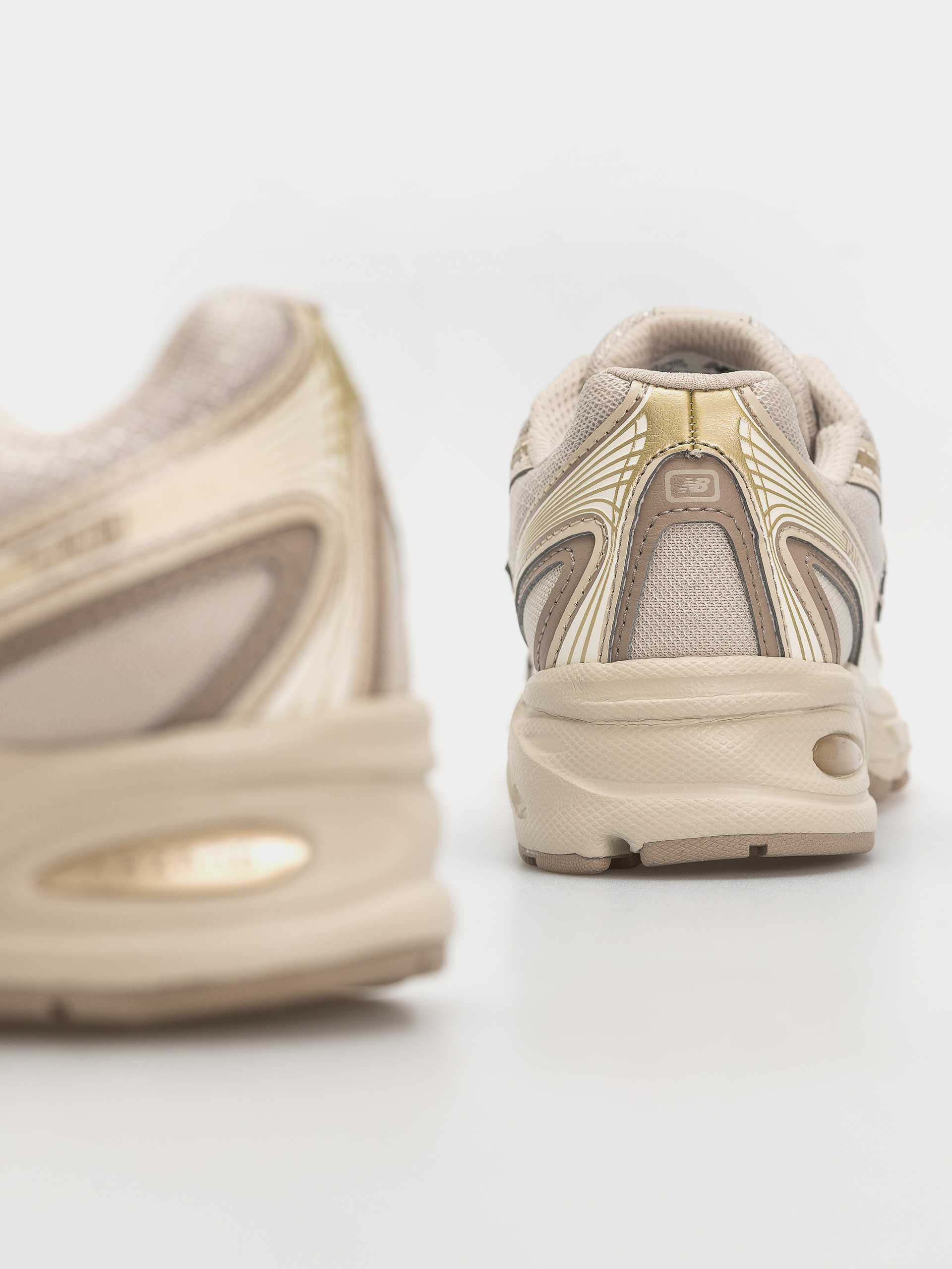New Balance 740 Schuhe (mushroom/timberwolf)