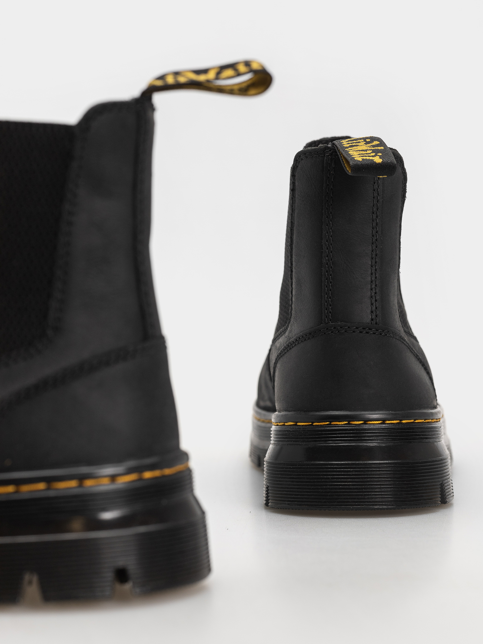 Dr. Martens Embury Shoes (black)